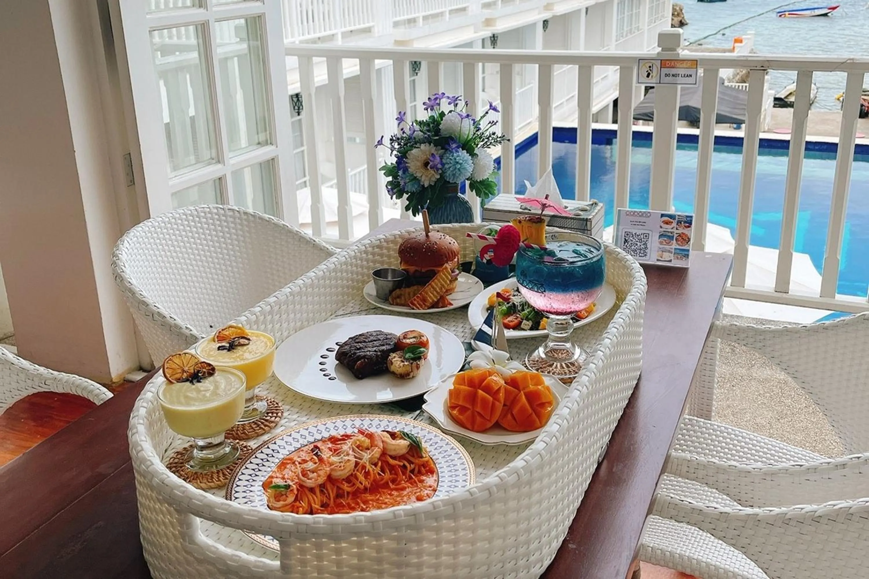 Restaurant/places to eat in The Mark Resort Cebu