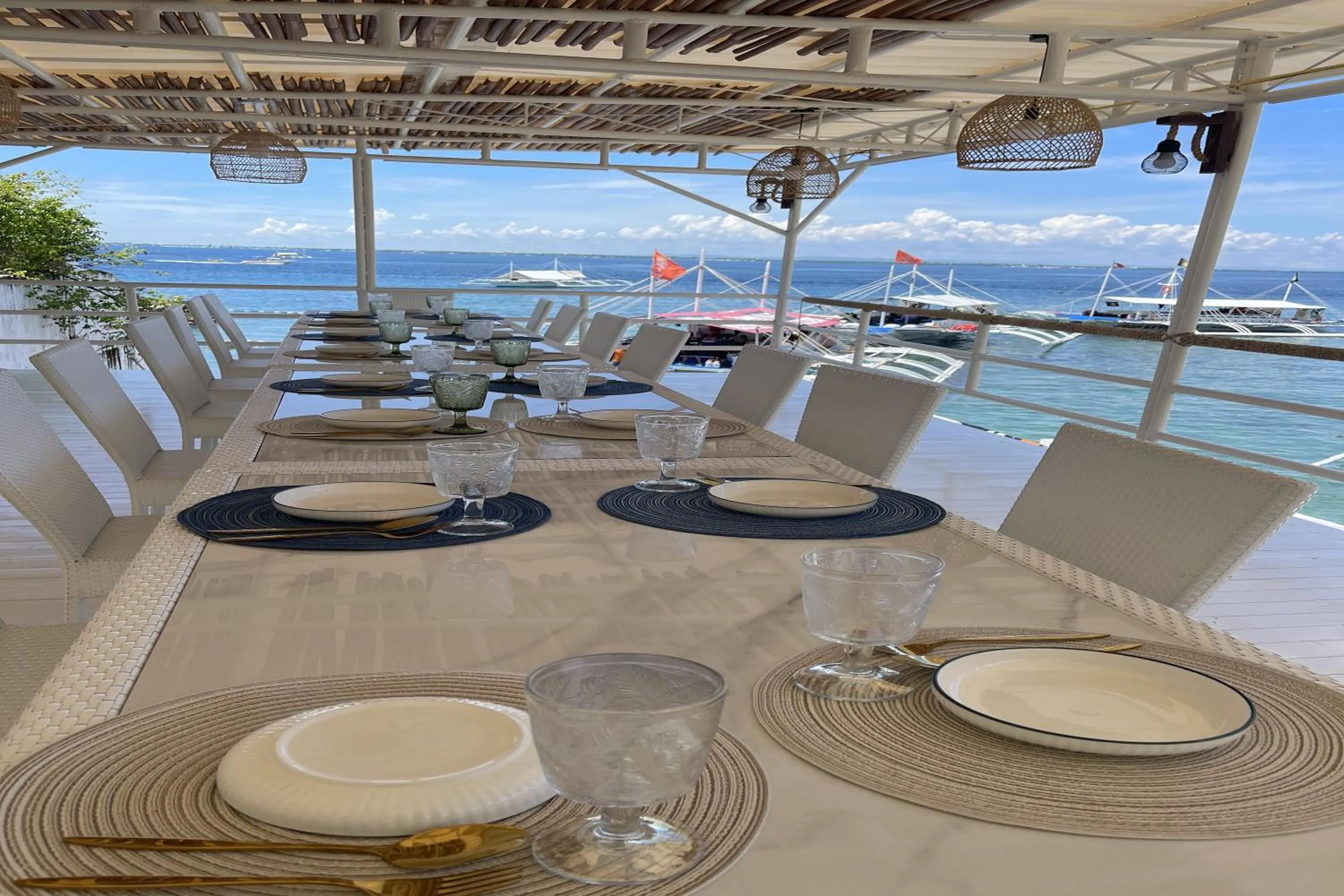 Restaurant/places to eat in The Mark Resort Cebu