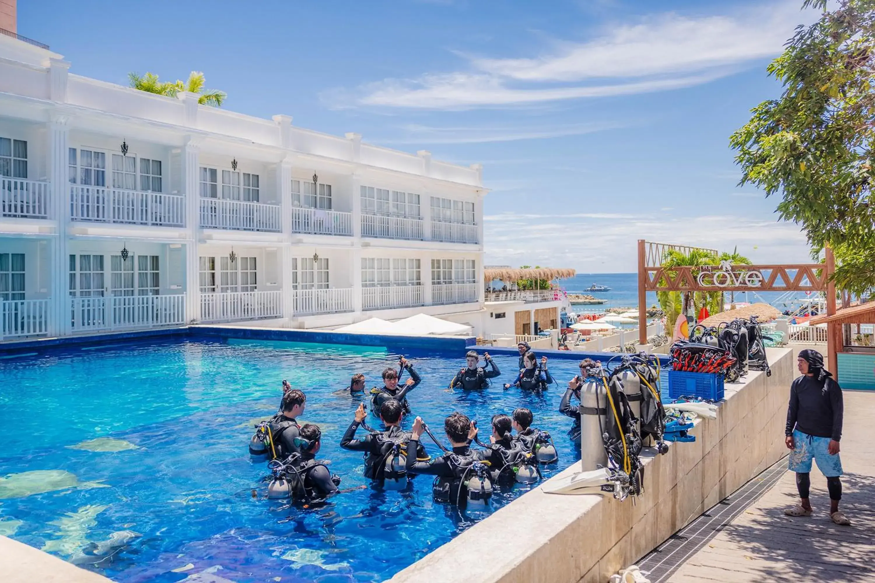 Swimming pool in The Mark Resort Cebu Swimming pool in The Mark Resort Cebu
