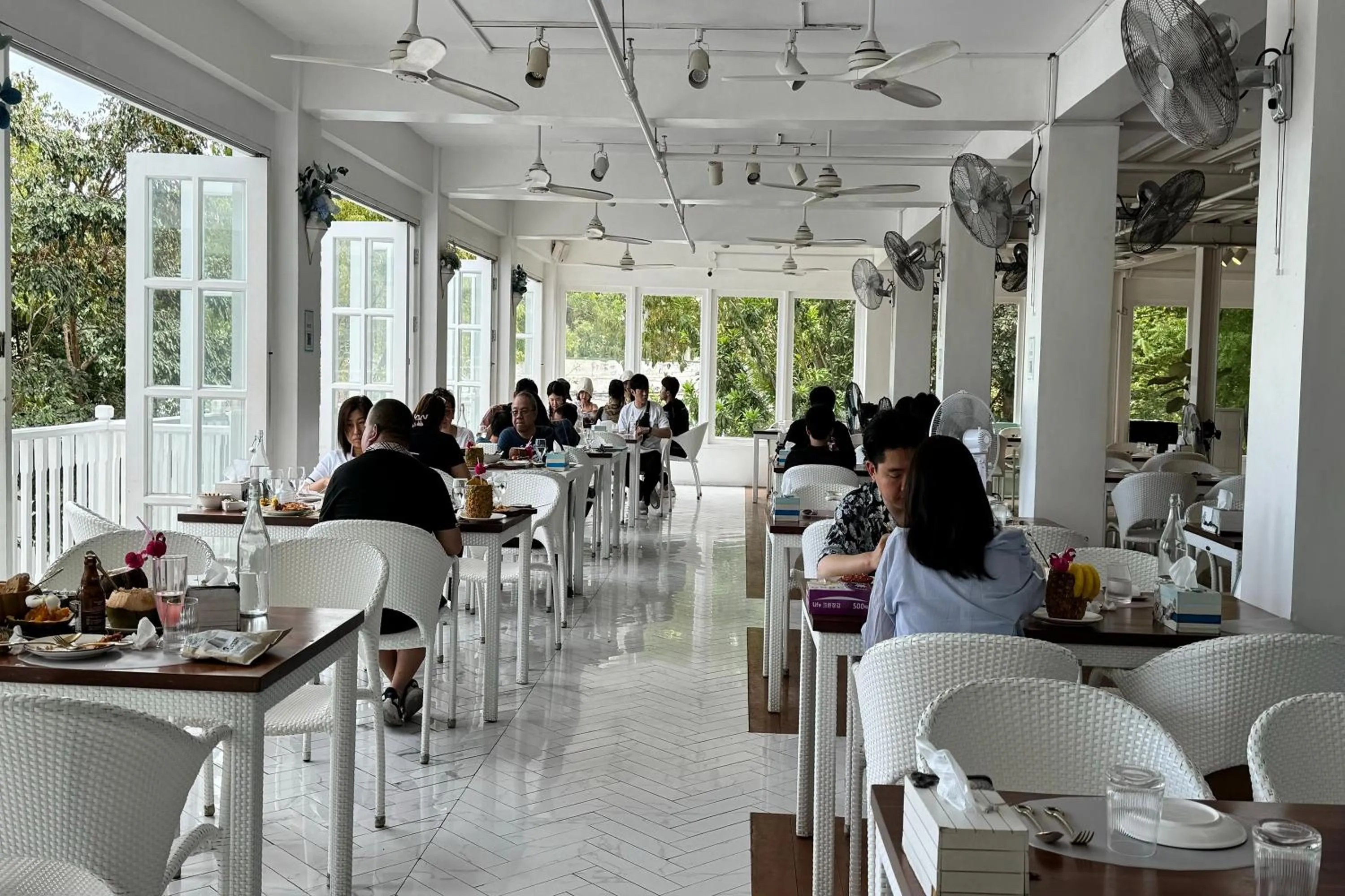 Restaurant/places to eat in The Mark Resort Cebu