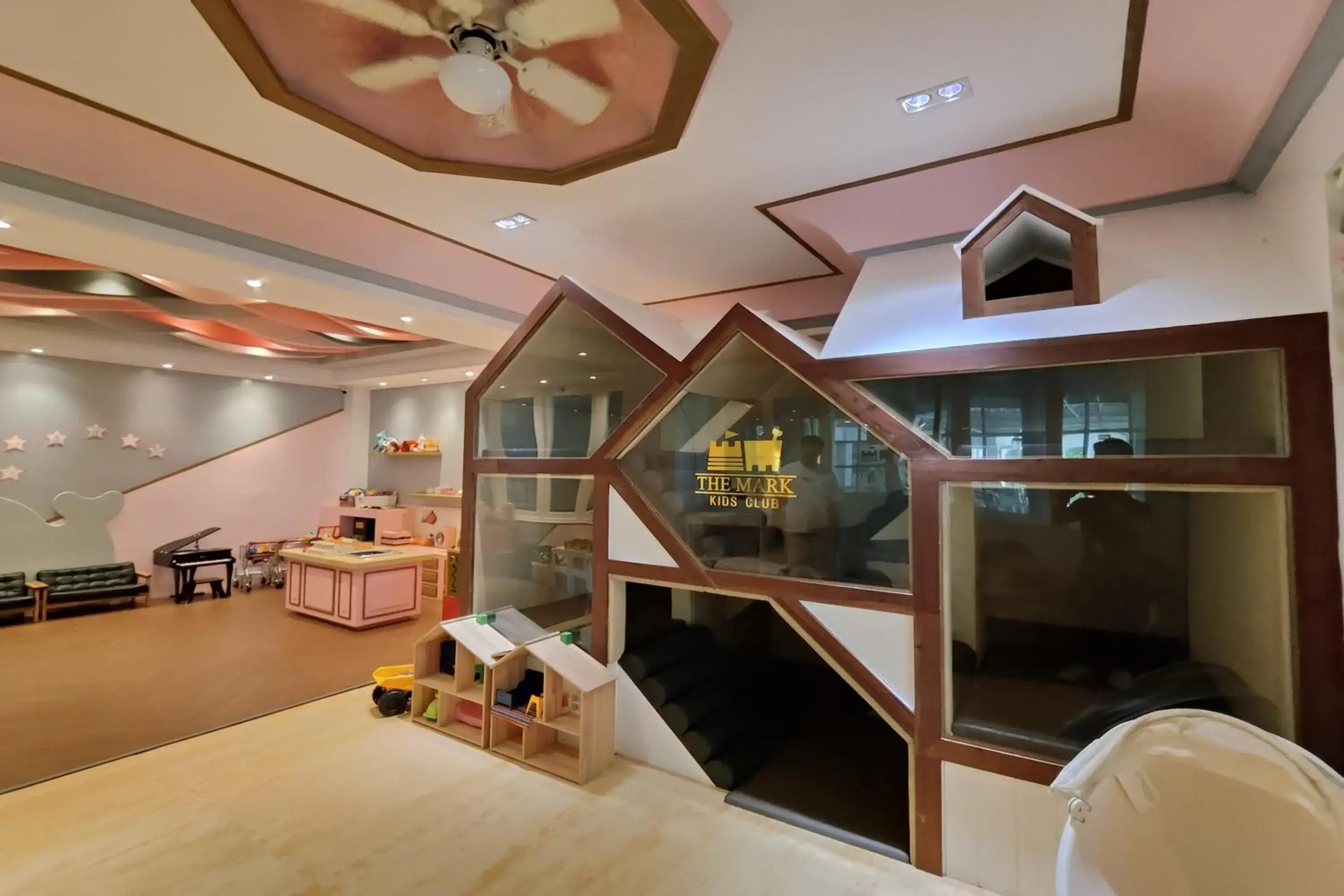 Children play ground, Bed in The Mark Resort Cebu Children play ground, Bed in The Mark Resort Cebu