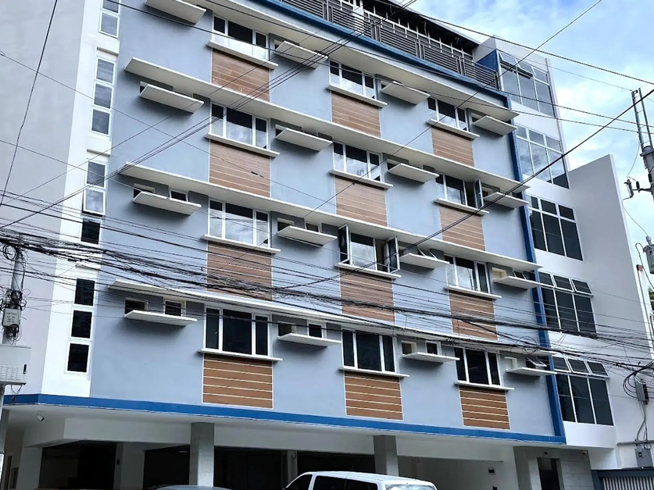 Property building in The Circuit Manor Hotel near Ayala Malls Circuit Property building in The Circuit Manor Hotel near Ayala Malls Circuit