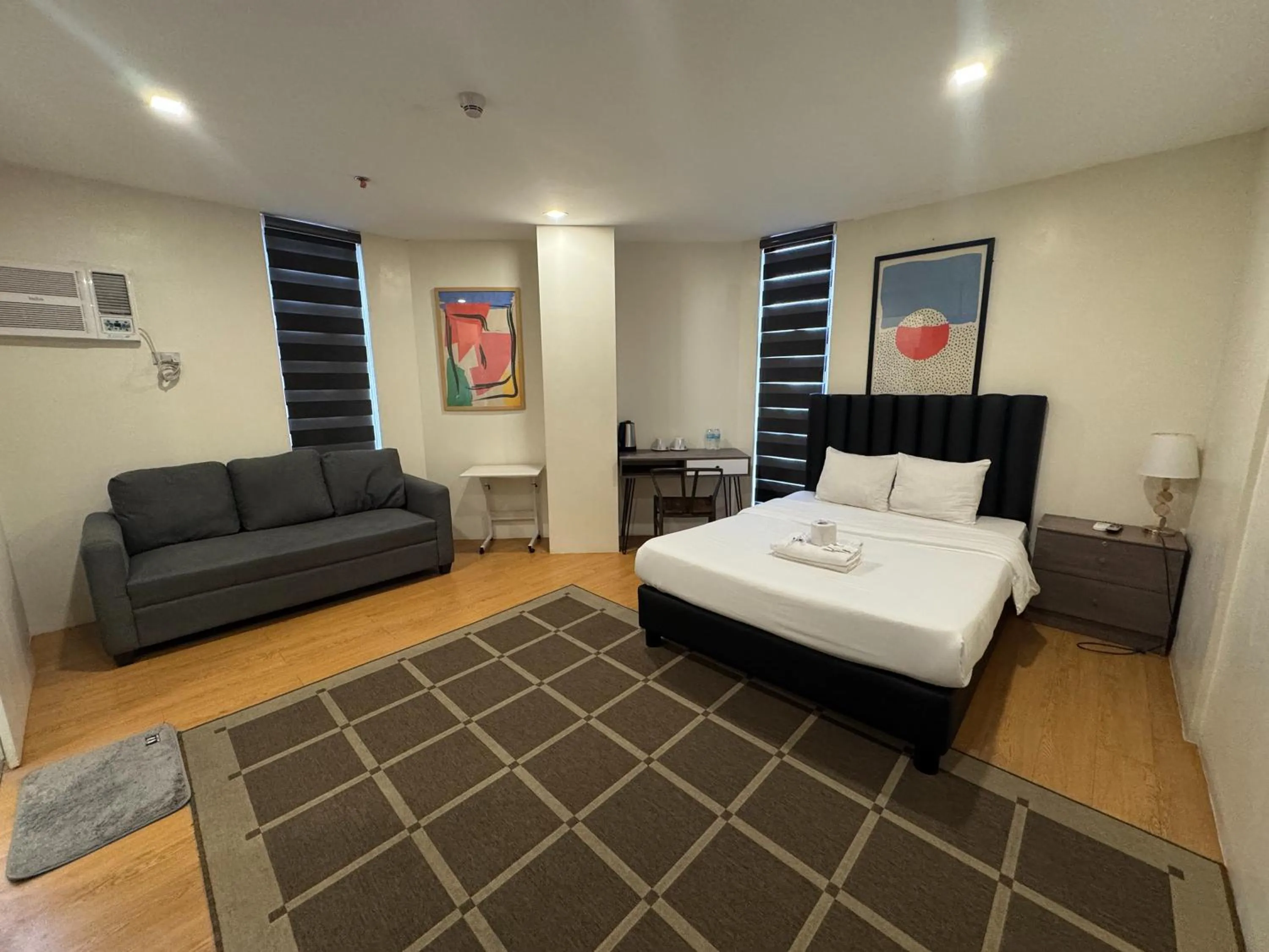 Bed in The Circuit Manor Hotel near Ayala Malls Circuit