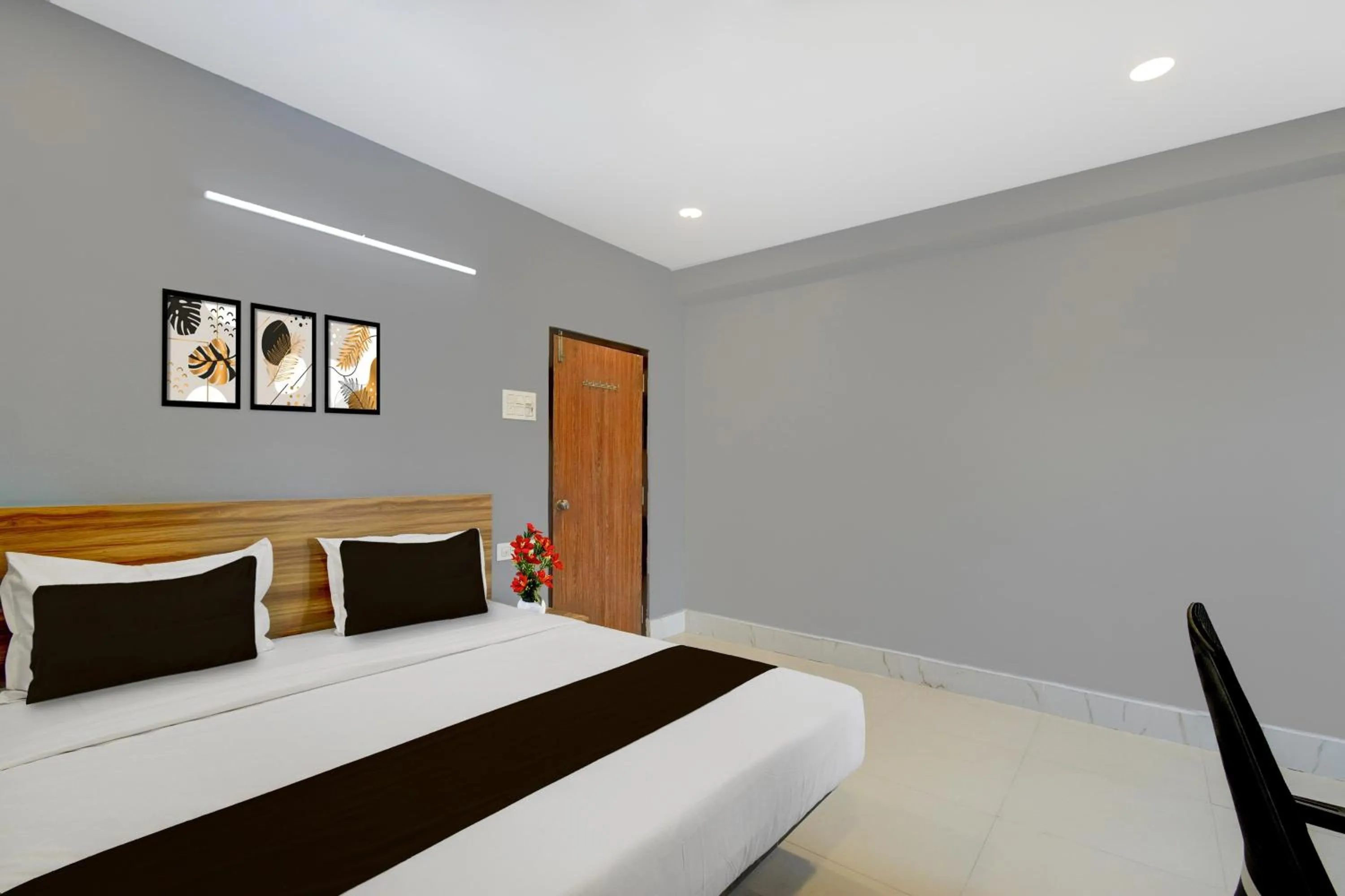 Super Townhouse Cherlapally Bus Terminal Formerly Hotel Chakripuram