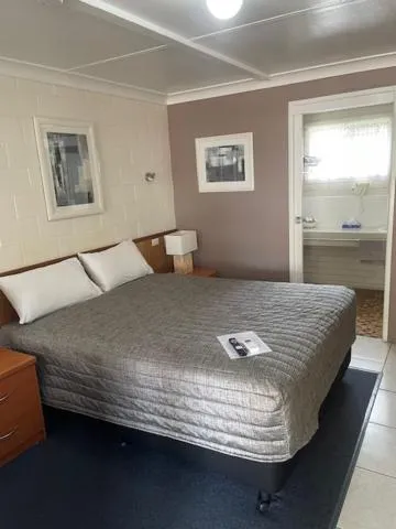 Queen Room - Disability Access in Gayndah Colonial Motor Inn