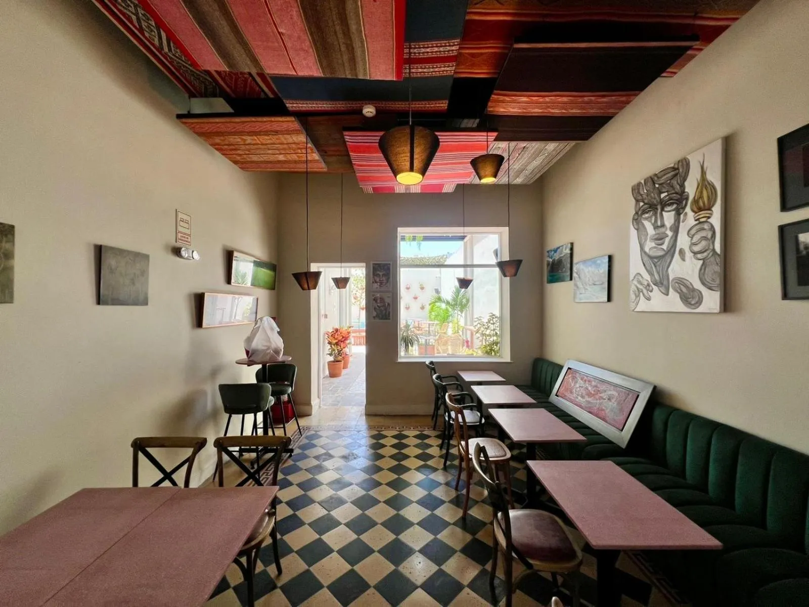 Restaurant/places to eat in Andara Boutique Hotel