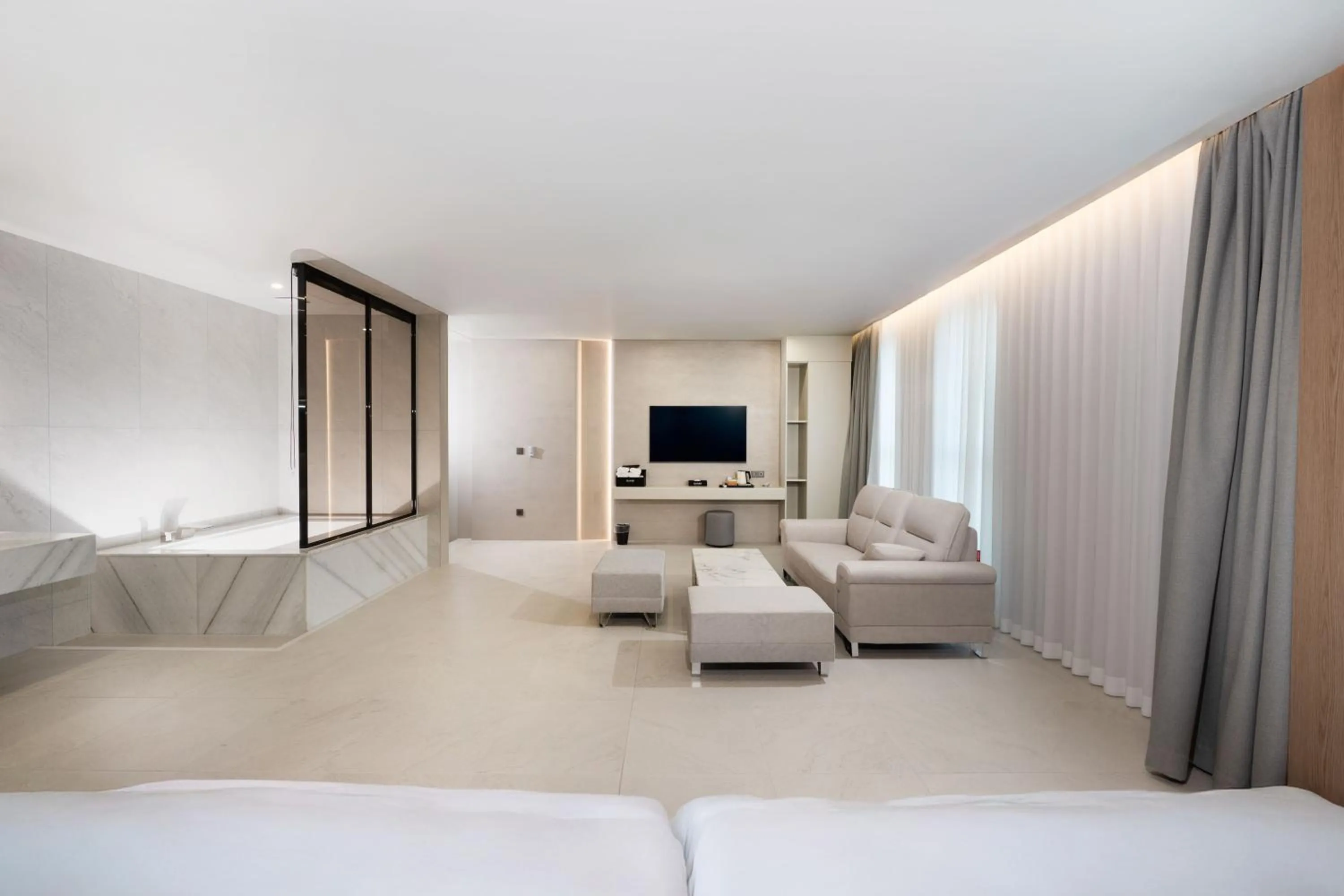 TV and multimedia, Bed in Gyeongju city hotel