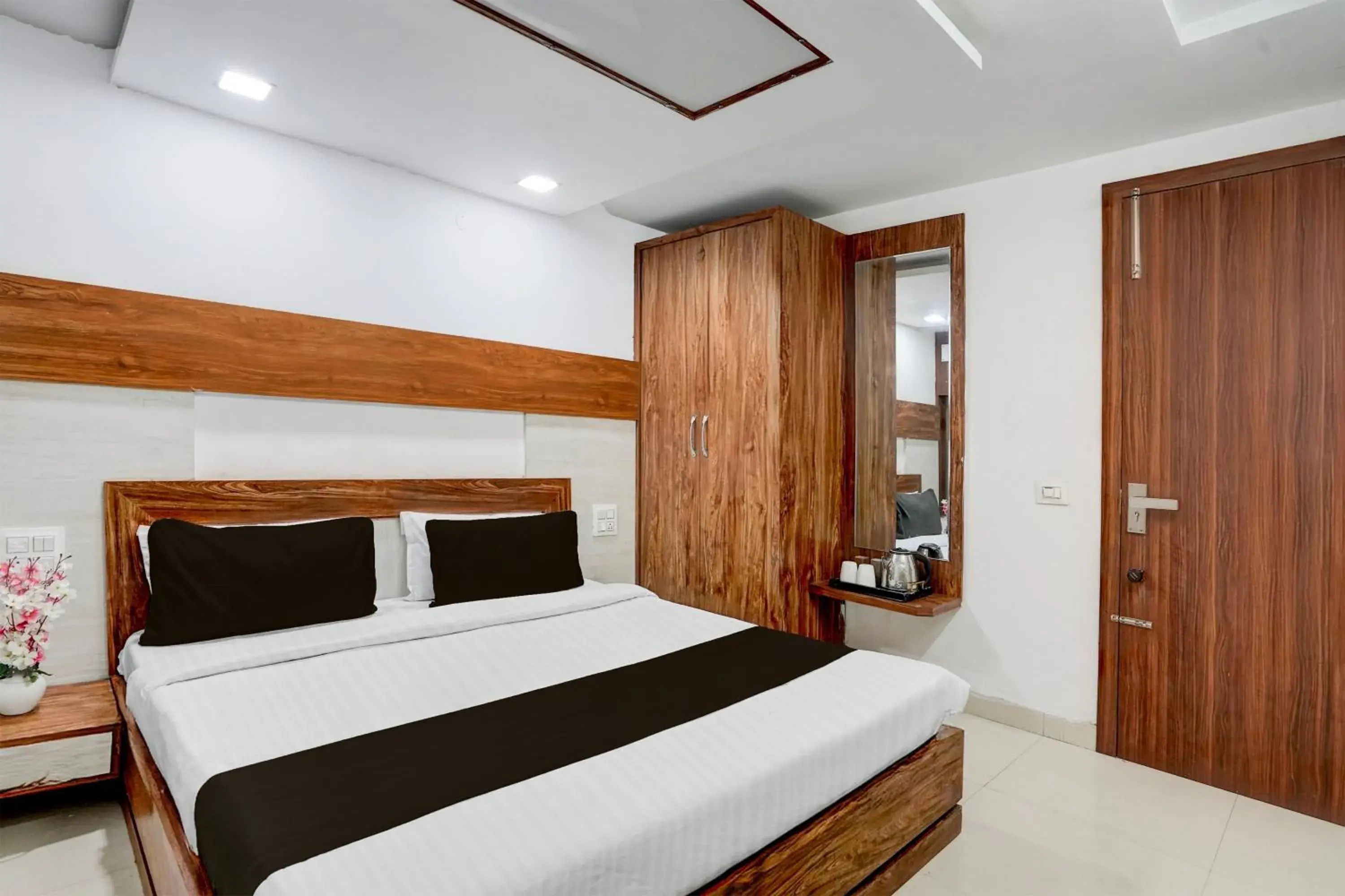 Classic Triple Room - single occupancy in Super Collection O by OYO Mall Road Bathinda Formerly Hotel Galaxy Classic Triple Room - single occupancy in Super Collection O by OYO Mall Road Bathinda Formerly Hotel Galaxy