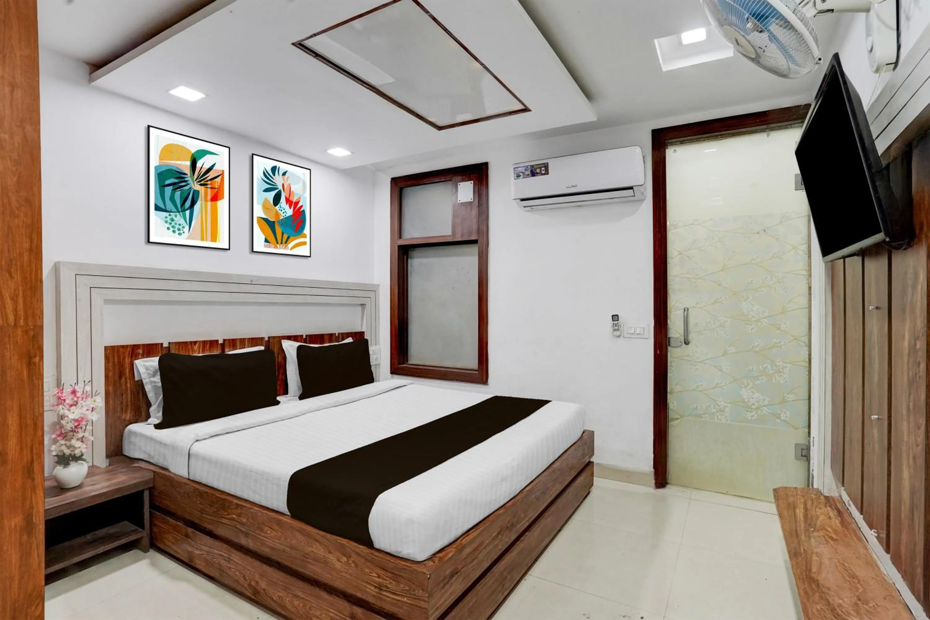Super Collection O by OYO Mall Road Bathinda Formerly Hotel Galaxy