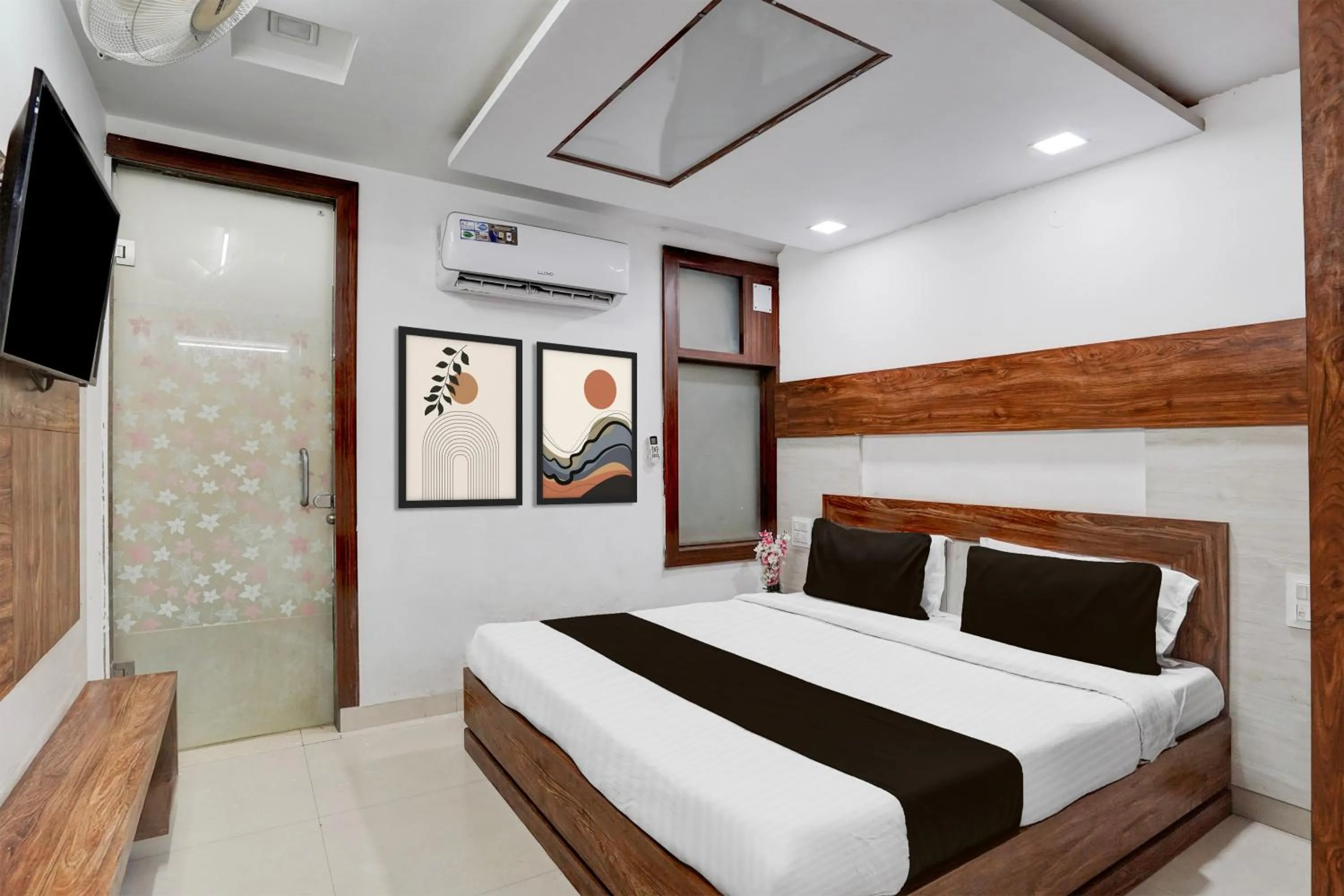 Super Collection O by OYO Mall Road Bathinda Formerly Hotel Galaxy