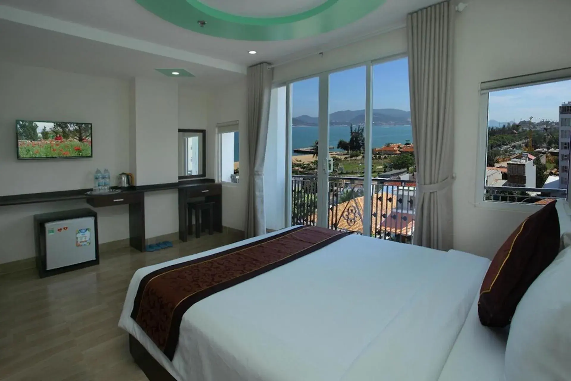 Deluxe Triple Room with Sea View in Melyna Hotel Nha Trang Beach Deluxe Triple Room with Sea View in Melyna Hotel Nha Trang Beach