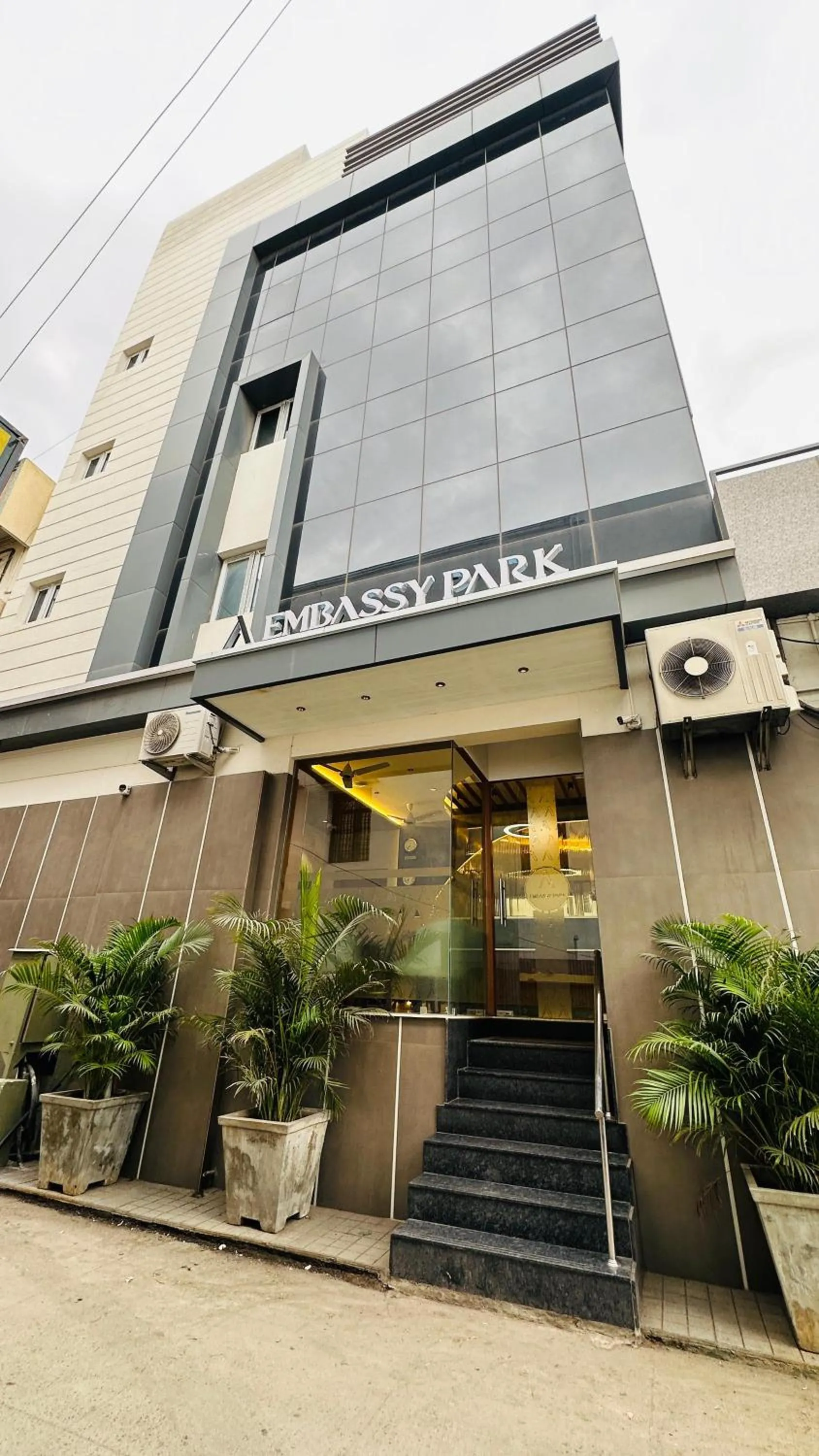 EMBASSY PARK - Near US consulate, Apollo hospital, Sankaranethralaya