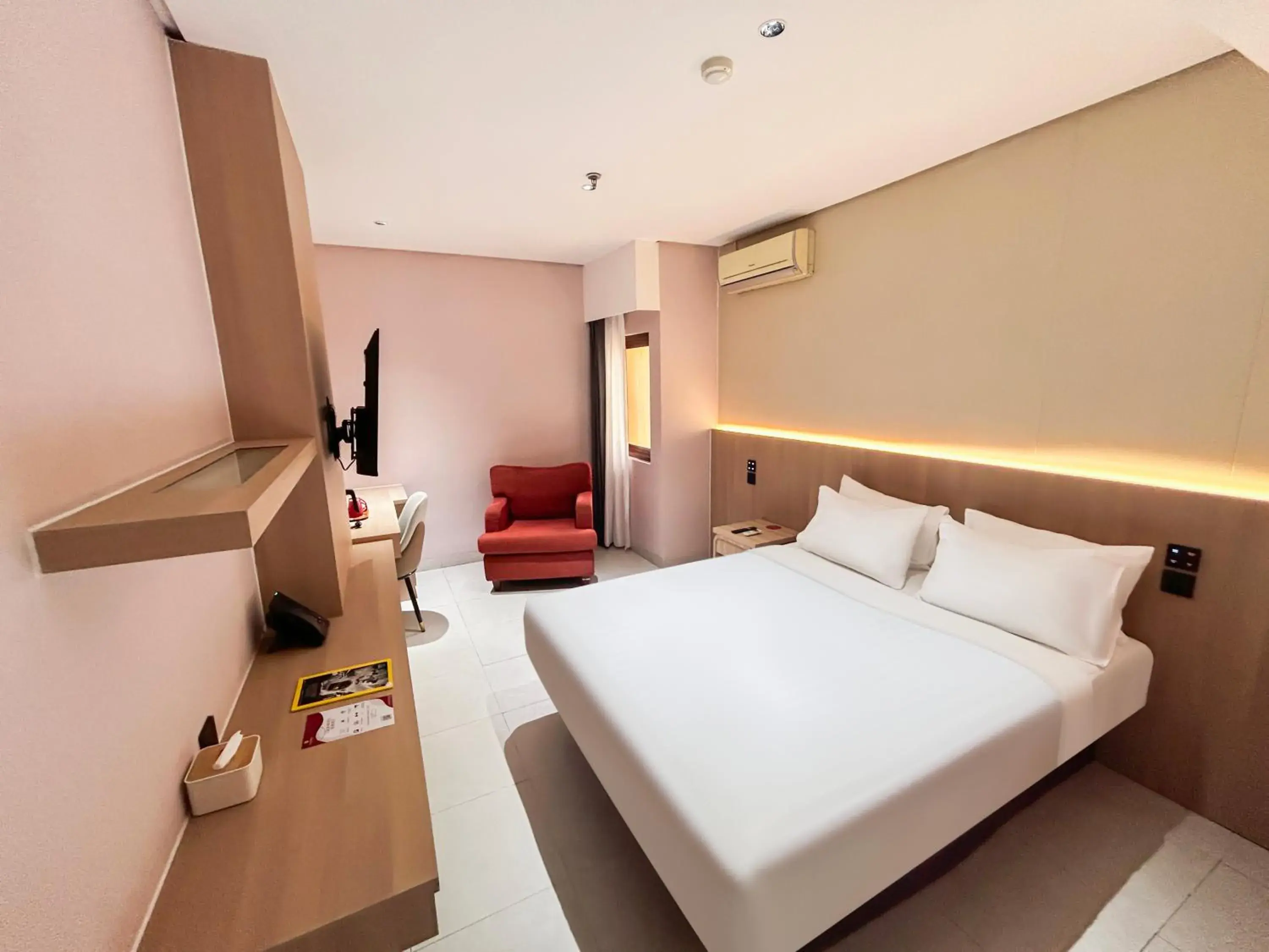 Bedroom, Bed in Shankee Suites Sudirman Bedroom, Bed in Shankee Suites Sudirman