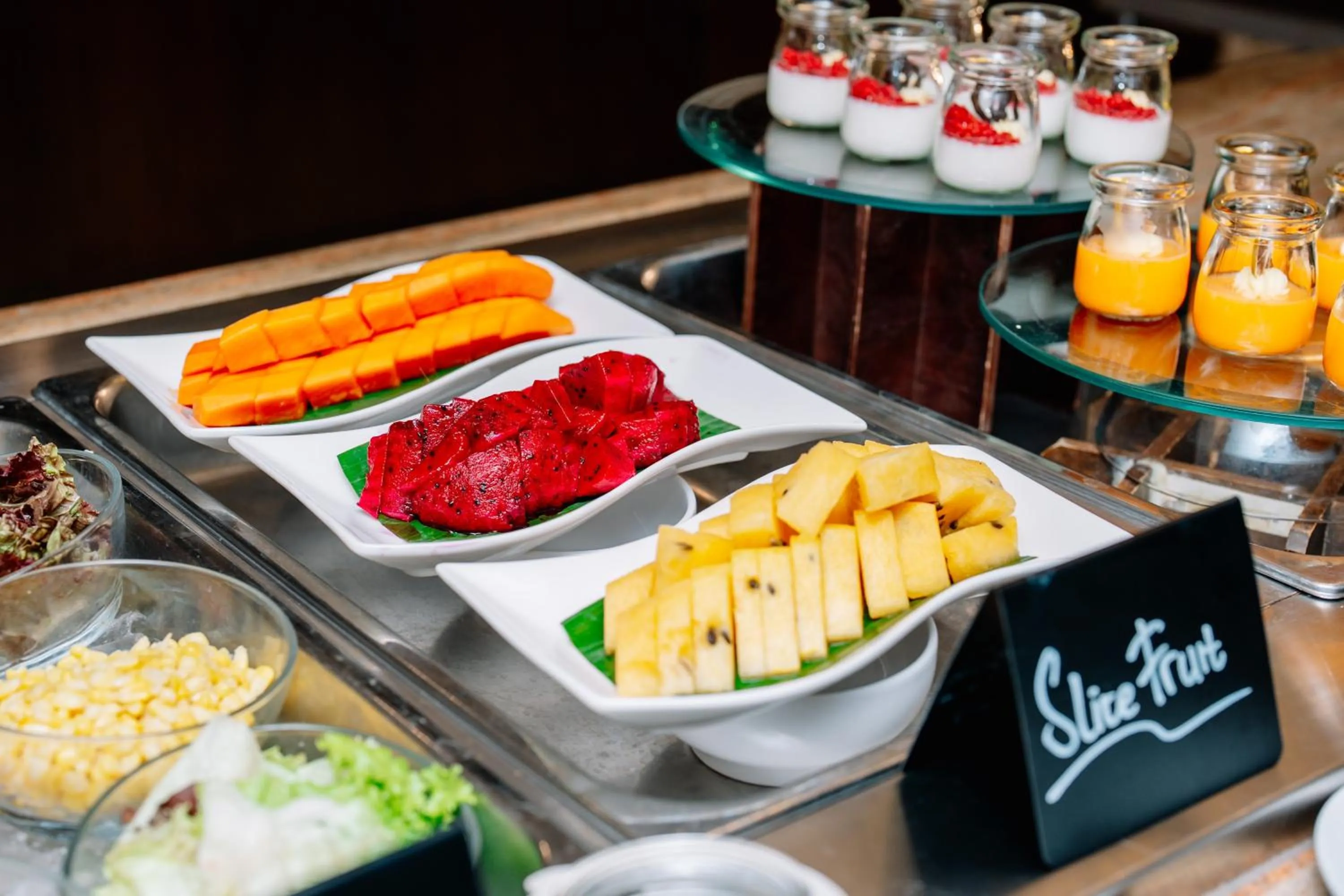 Restaurant/places to eat in Shankee Suites Sudirman