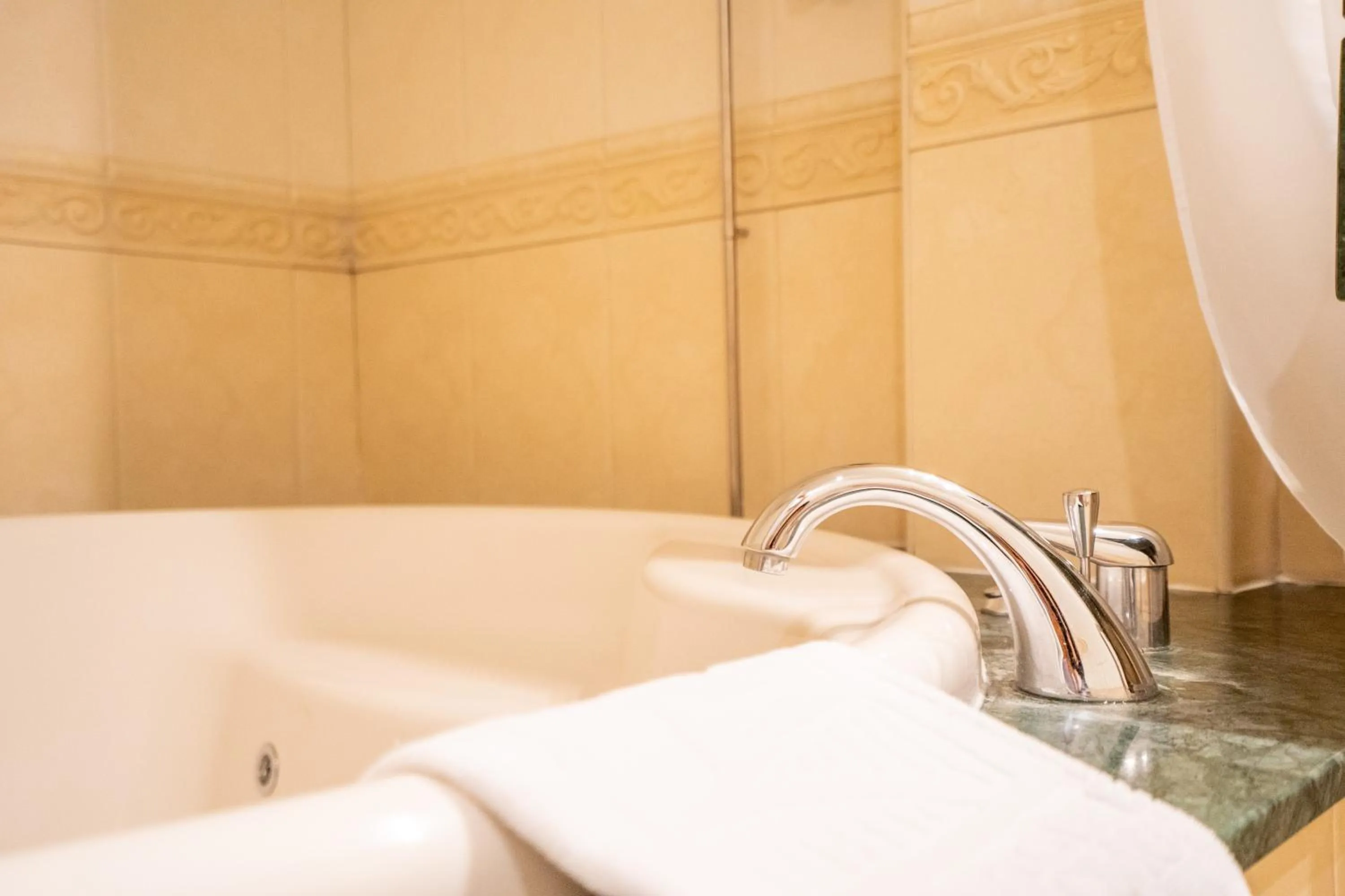 Hot Tub in Hotel Torres de Somo