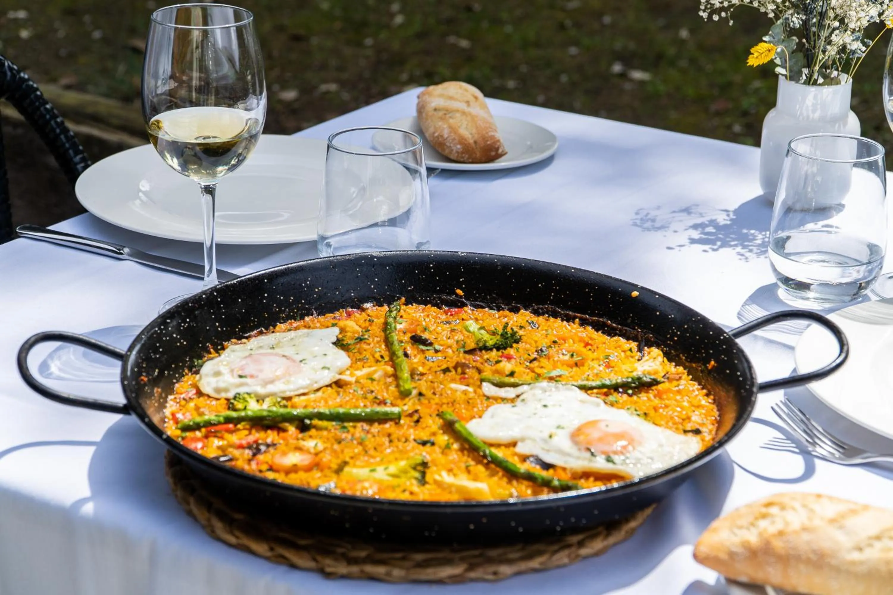 Restaurant/places to eat in Hotel Torres de Somo