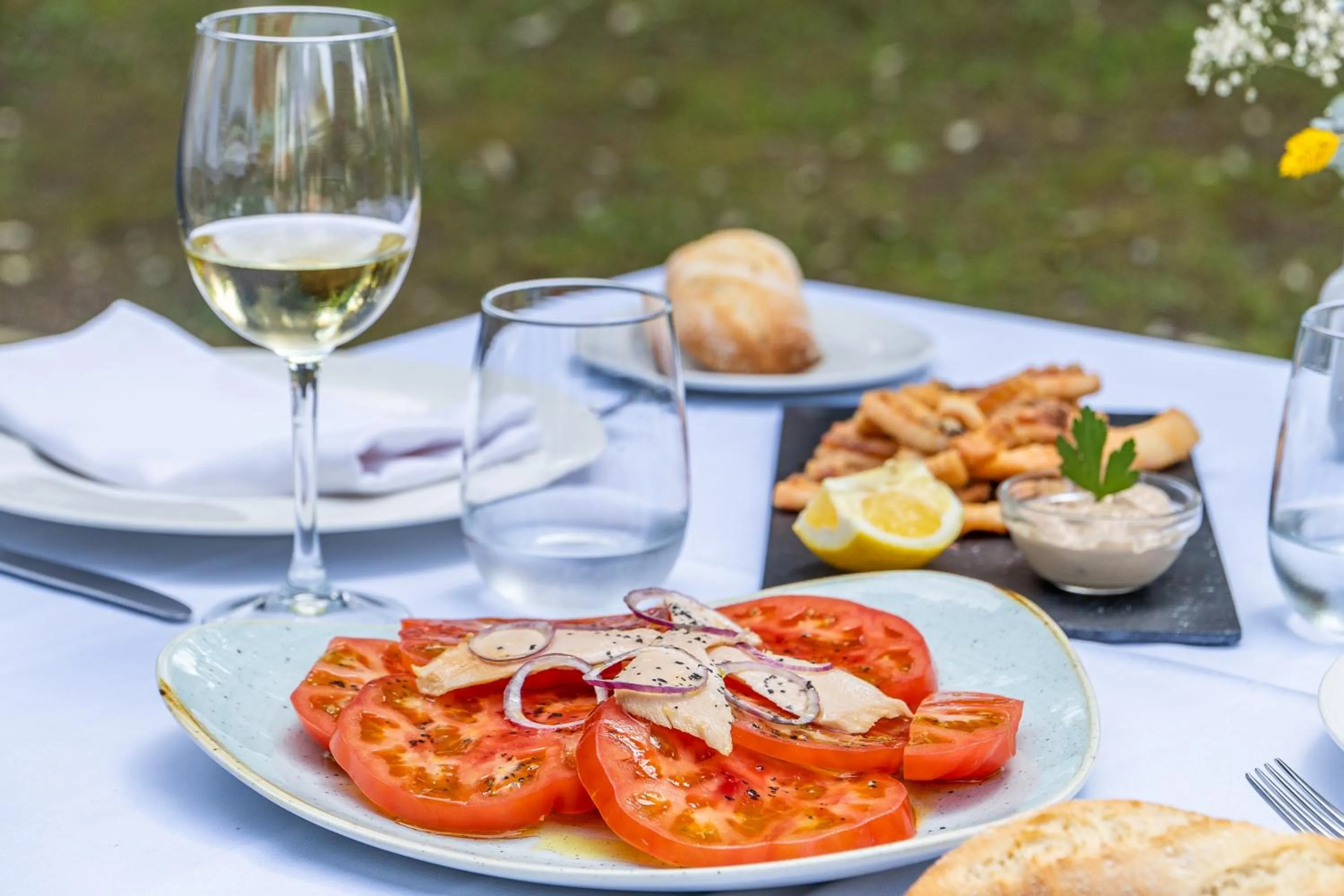 Restaurant/places to eat in Hotel Torres de Somo