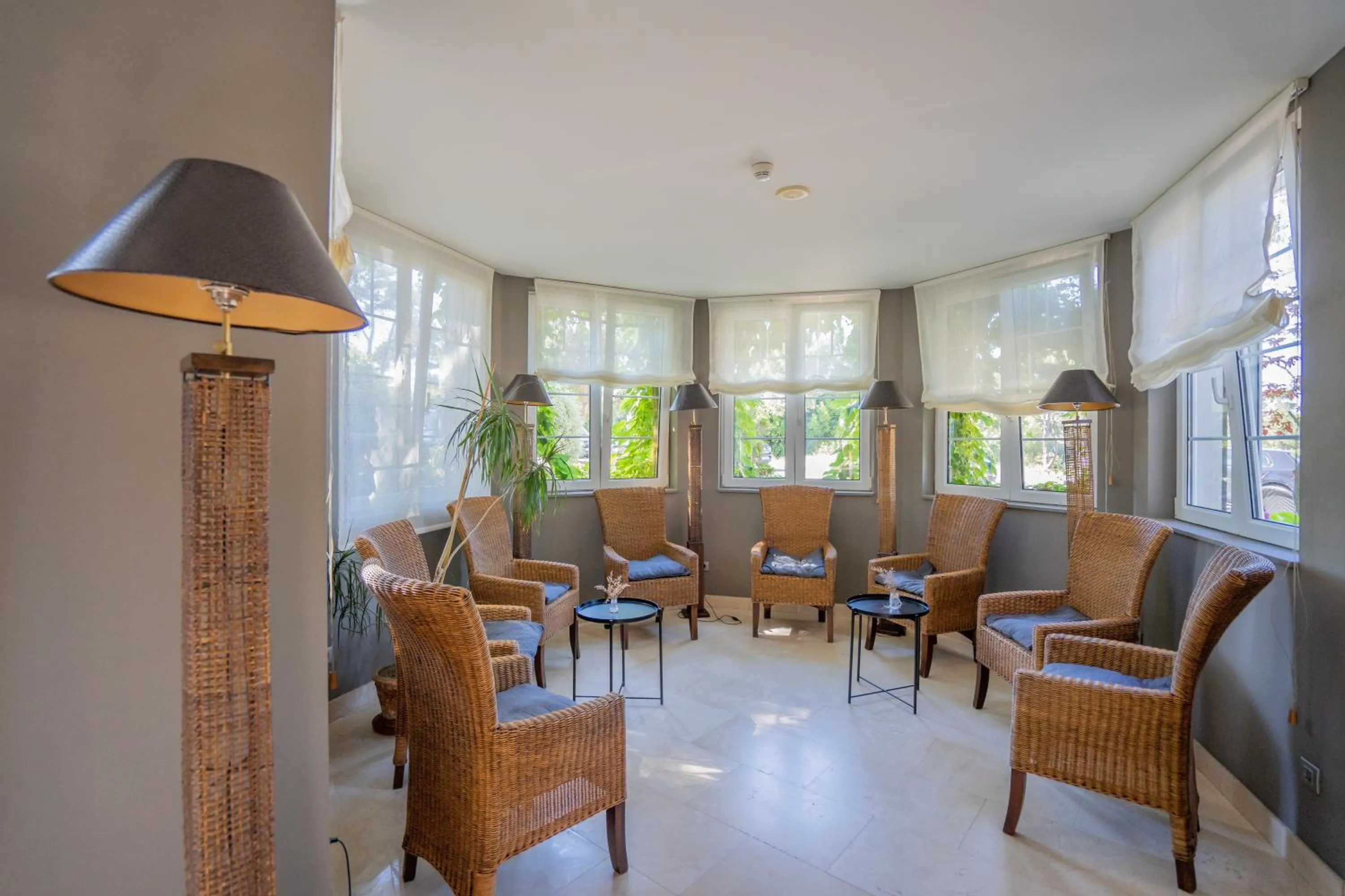 Lounge or bar in Hotel Torres de Somo