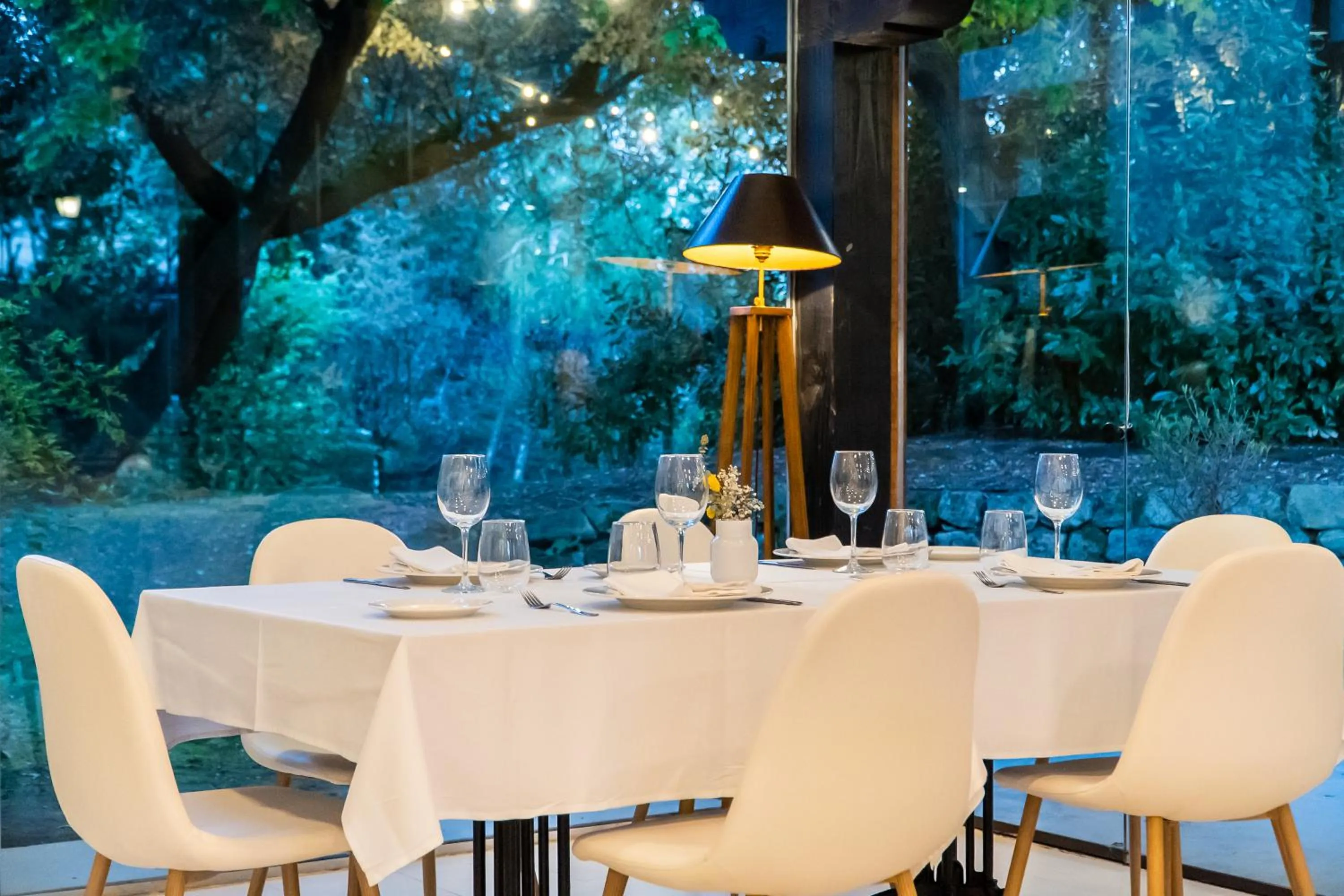 Restaurant/places to eat in Hotel Torres de Somo