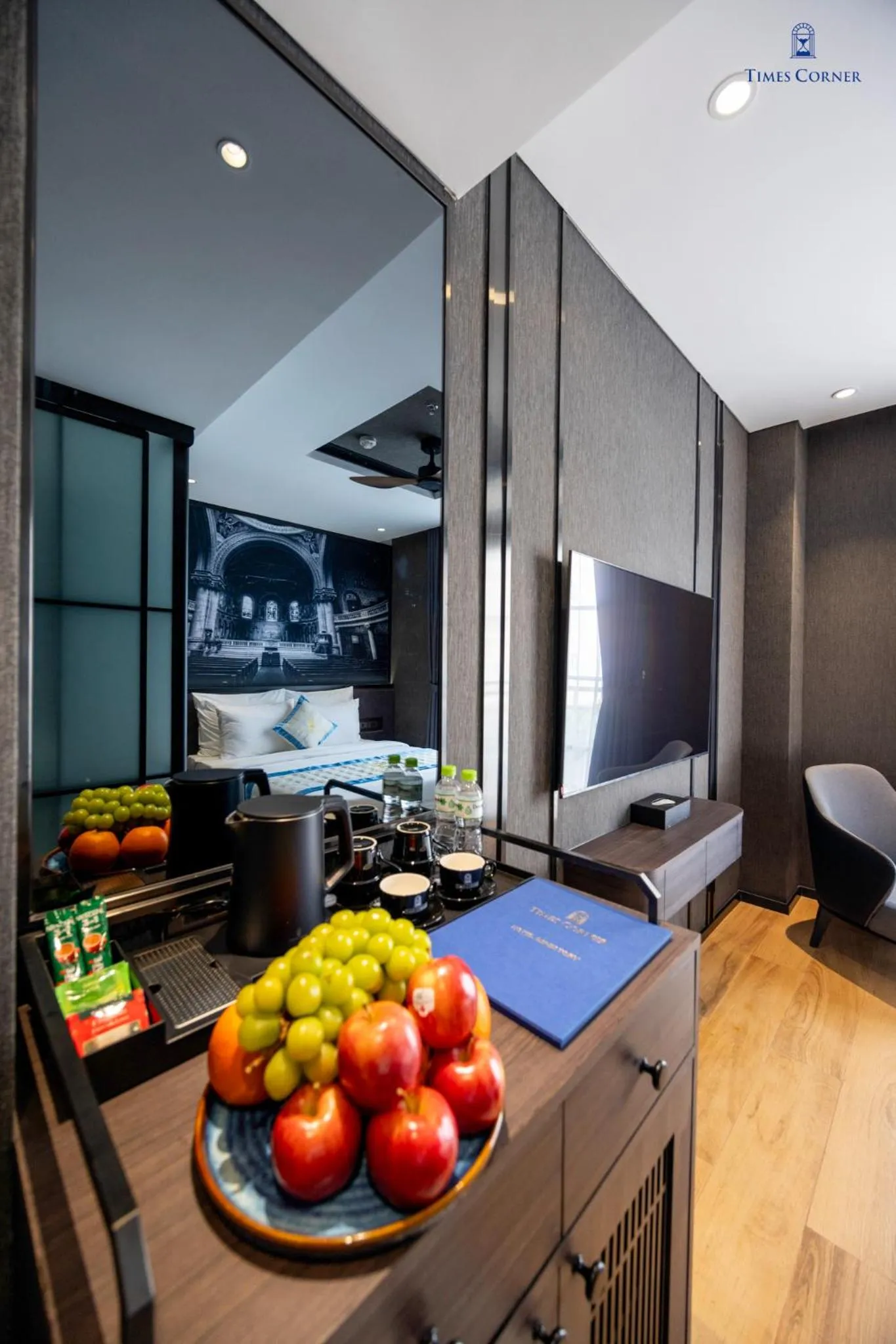 TV and multimedia in Times Corner Amalfi Hotel