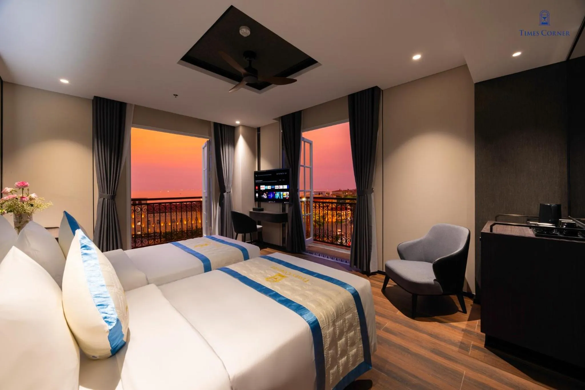 Bed in Times Corner Amalfi Hotel