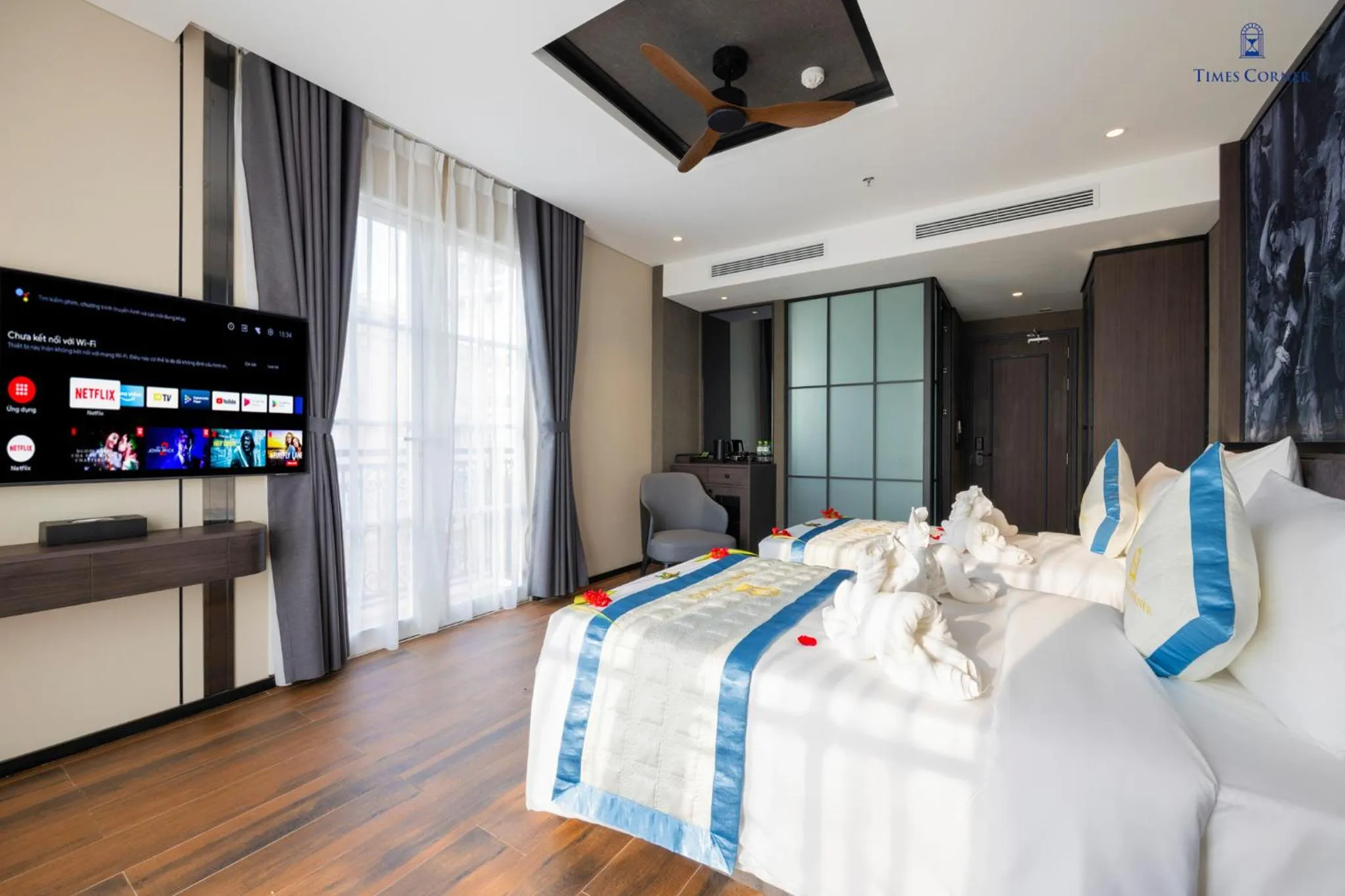 Bed in Times Corner Amalfi Hotel