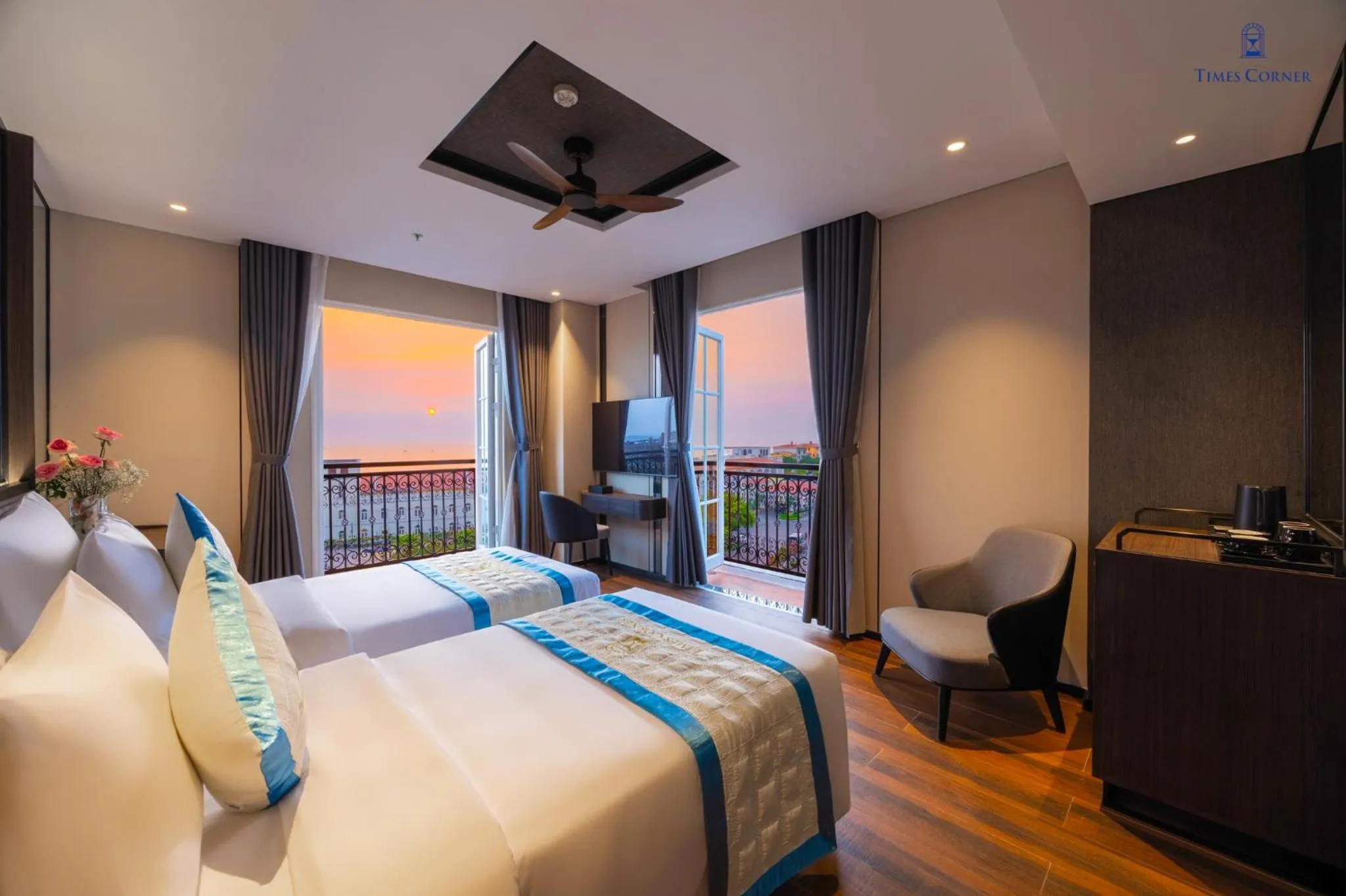 Photo of the whole room, Bed in Times Corner Amalfi Hotel