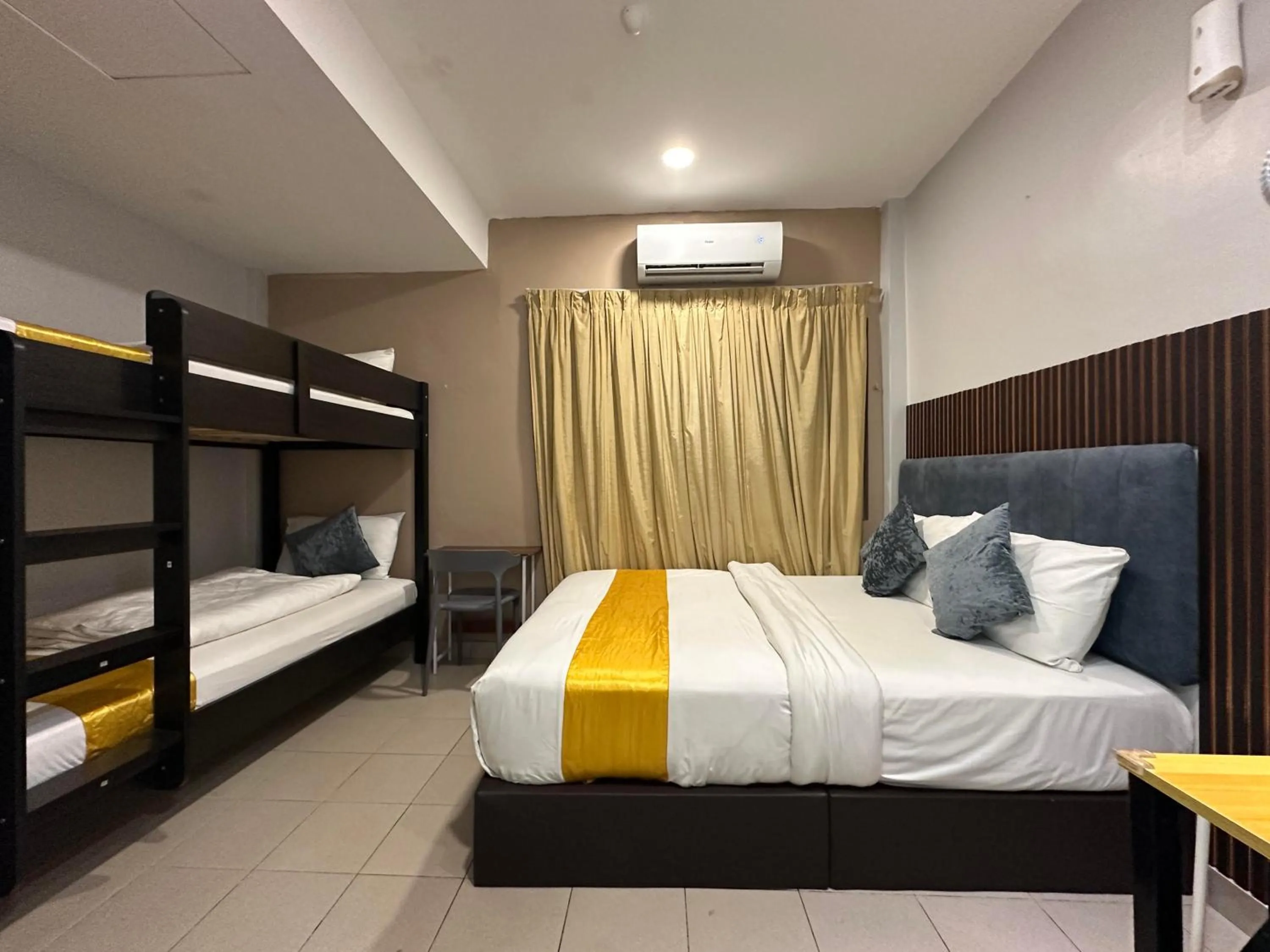 bunk bed, Bed in SS Grey Hotel