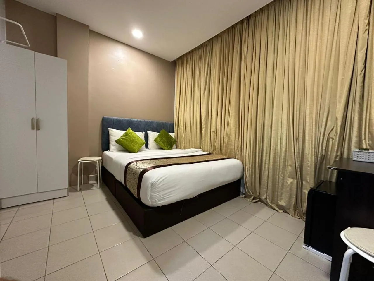 Bed in SS Grey Hotel