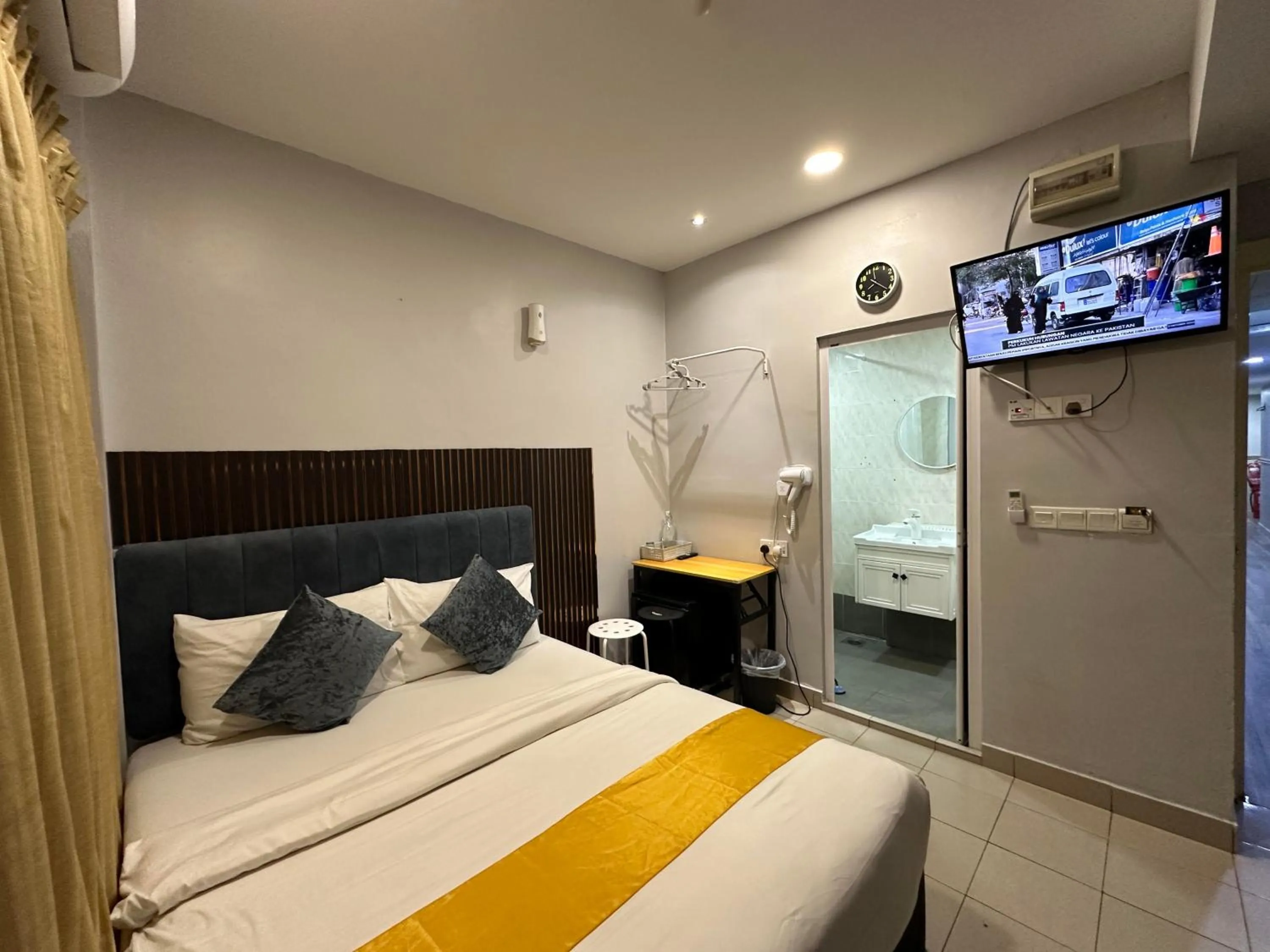 TV and multimedia, Bed in SS Grey Hotel