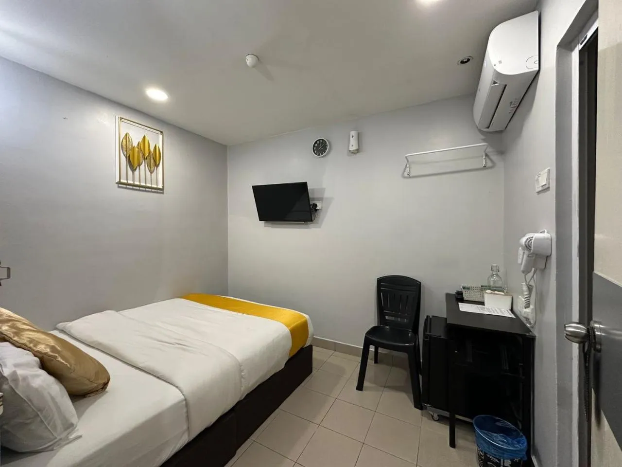 Bed in SS Grey Hotel