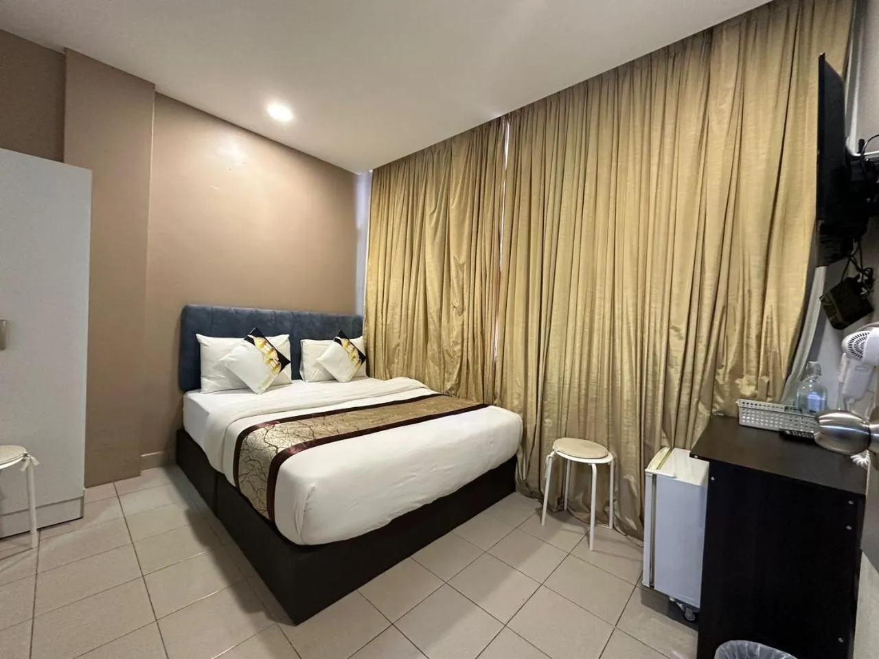 Bed in SS Grey Hotel