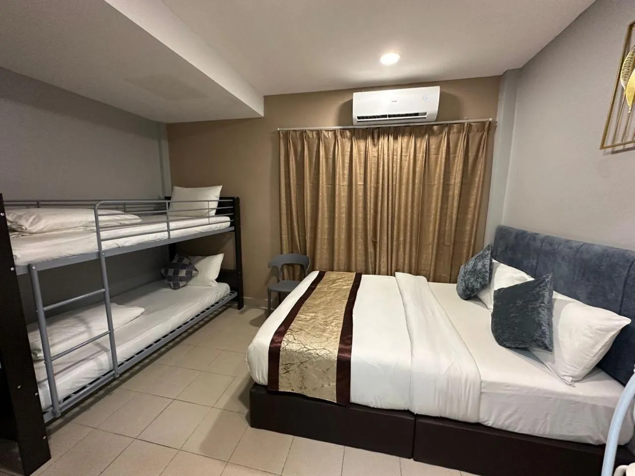 bunk bed, Bed in SS Grey Hotel