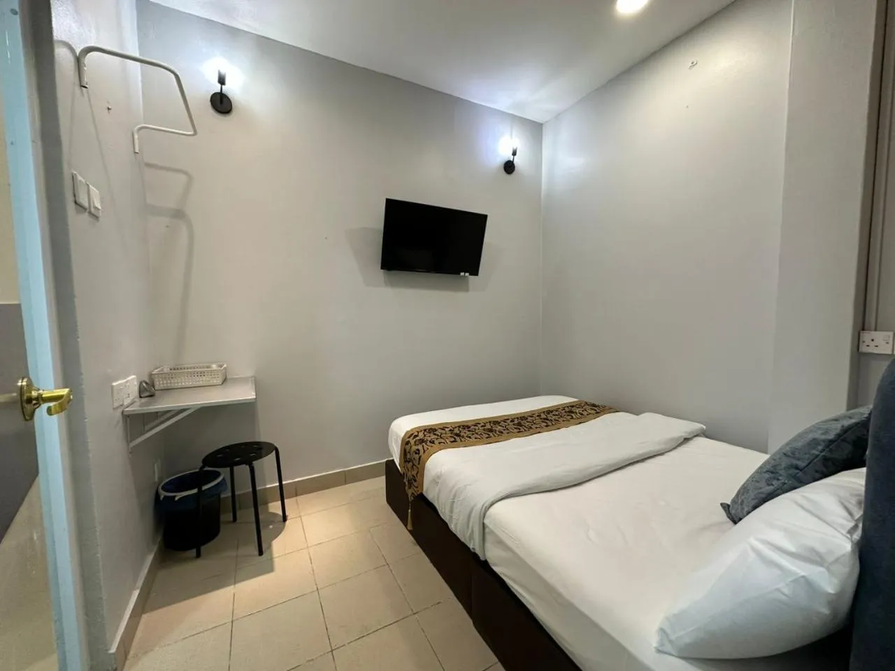 Bed in SS Grey Hotel