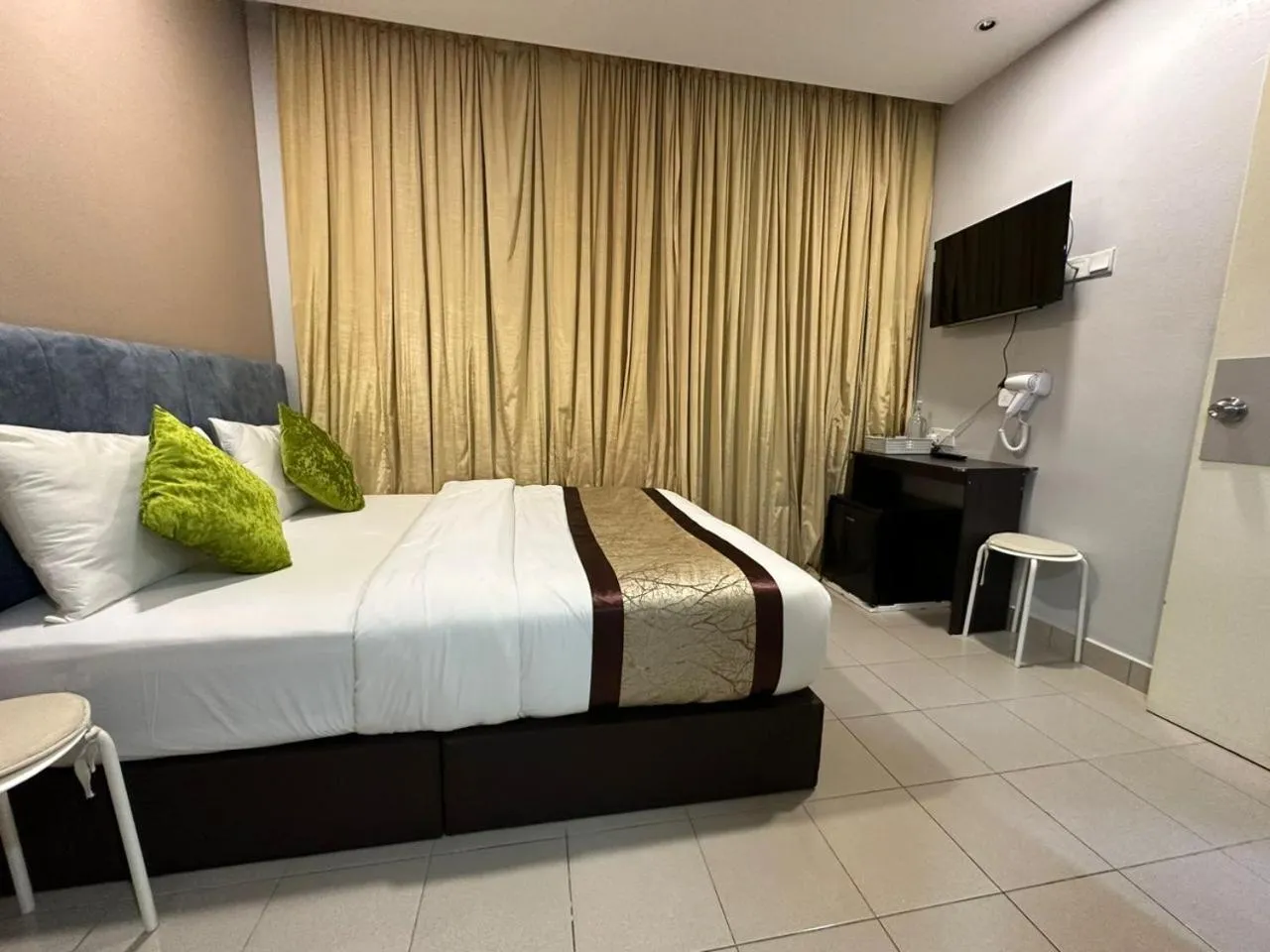 Bed in SS Grey Hotel