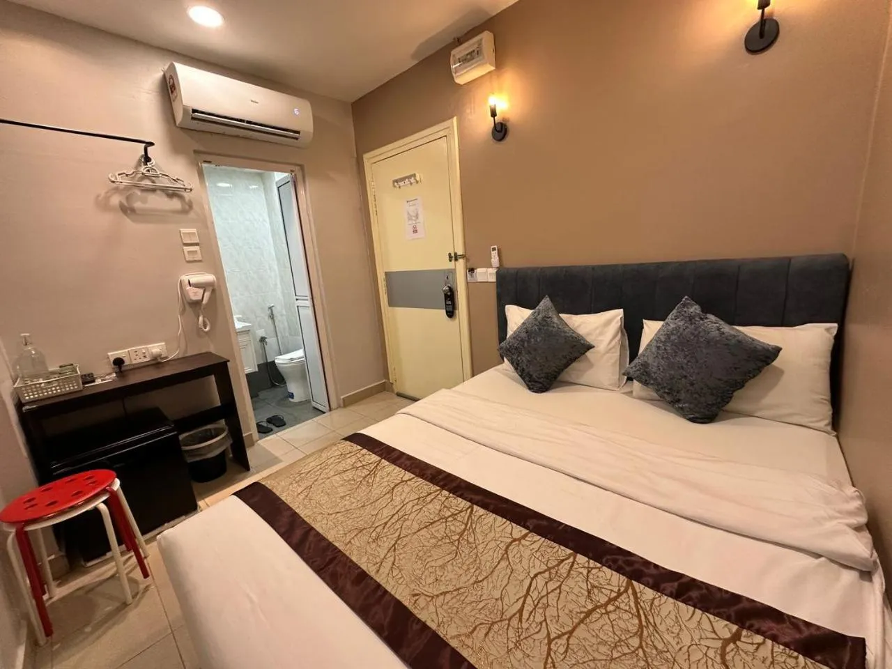 Bed in SS Grey Hotel