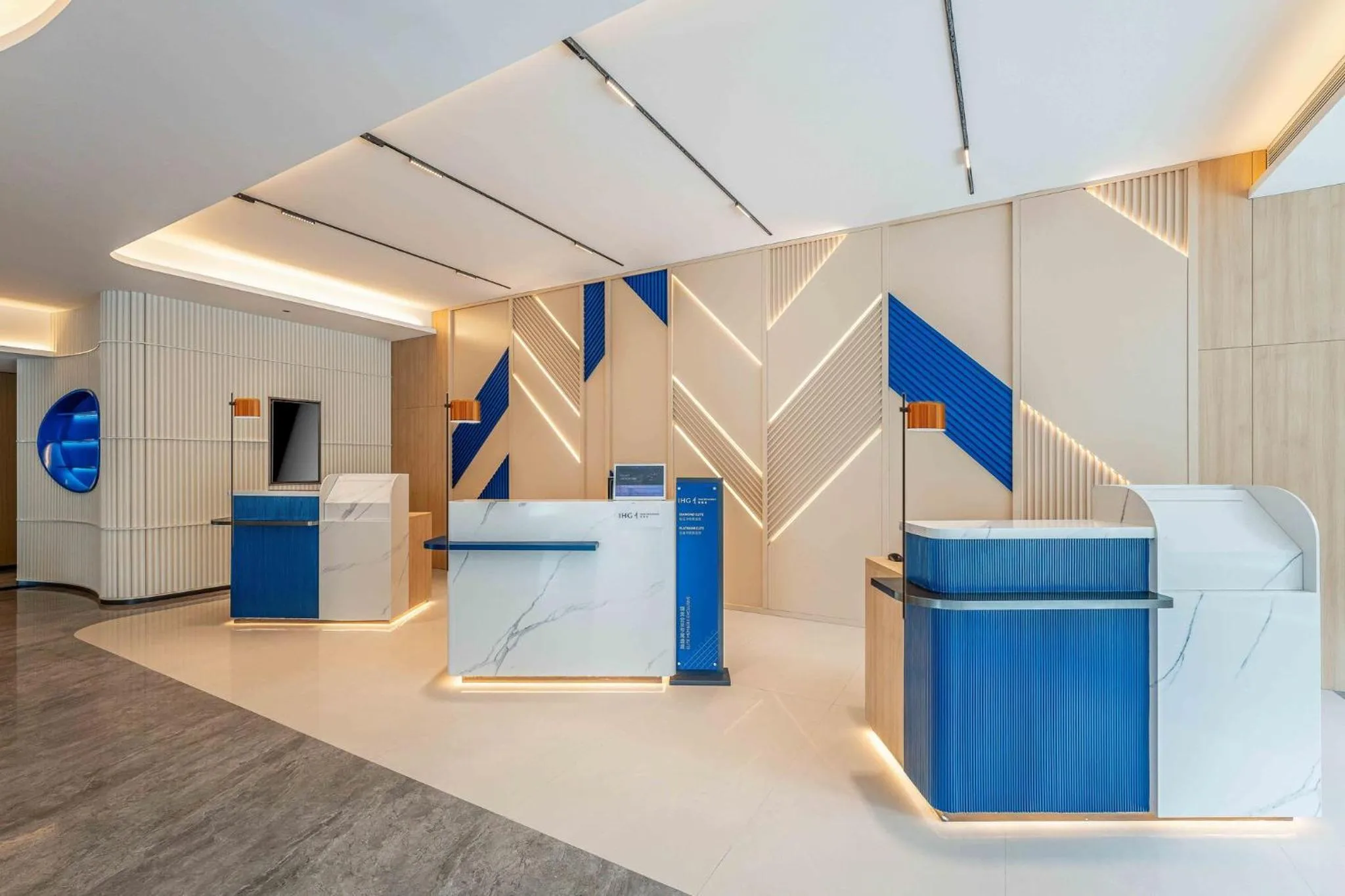 Property building in Holiday Inn Express Shanghai PVG Airport Zhuqiao - Free shuttle bus to Pudong Airport and Disneyland