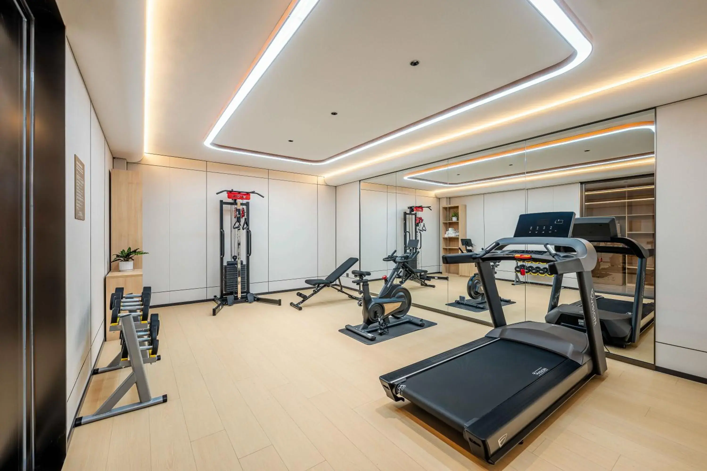 Holiday Inn Express Shanghai PVG Airport Zhuqiao - Free shuttle bus to Pudong Airport and Disneyland Holiday Inn Express Shanghai PVG Airport Zhuqiao - Free shuttle bus to Pudong Airport and Disneyland