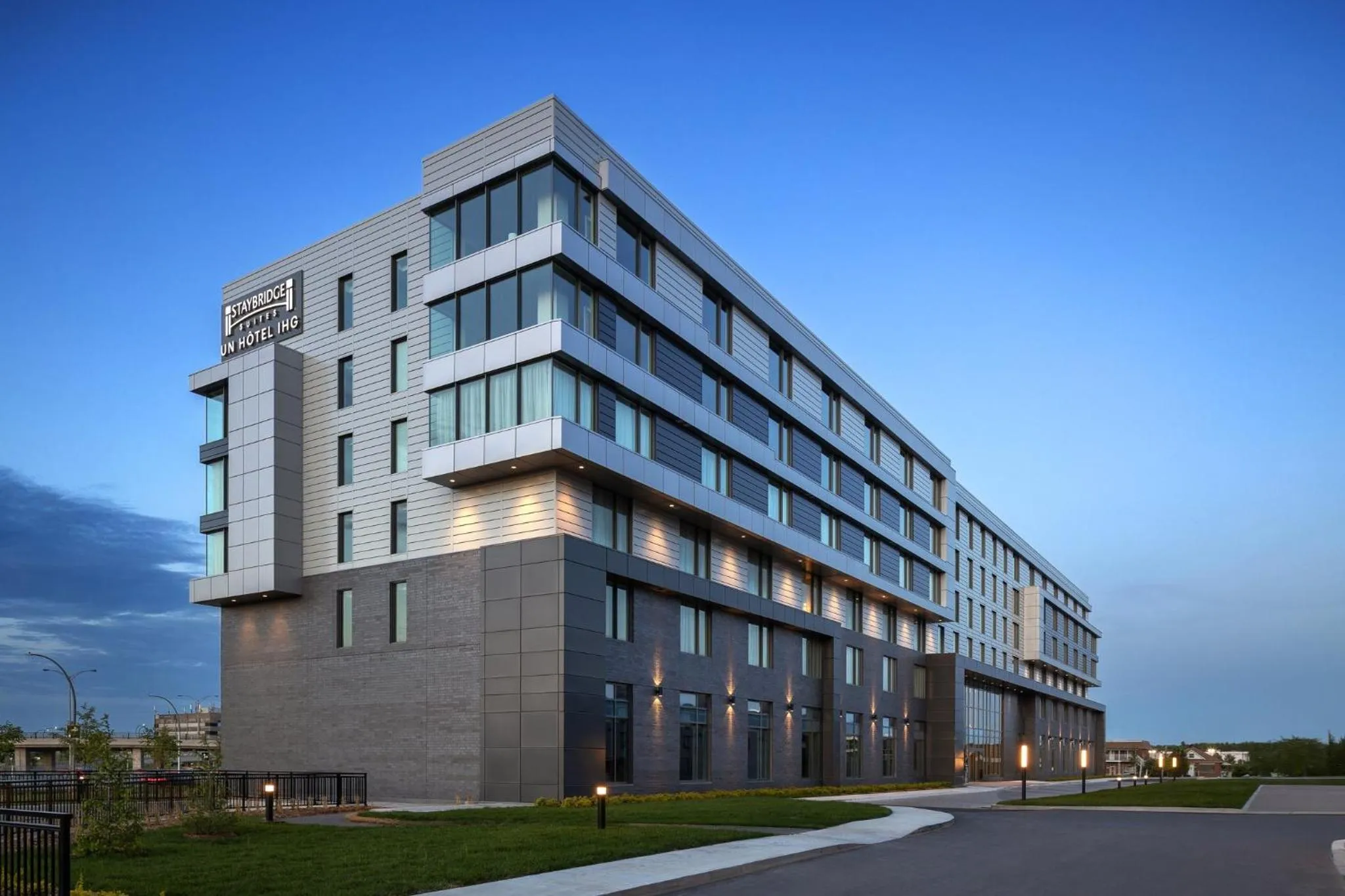 Property building in Staybridge Suites Montreal Airport - St-Laurent by IHG
