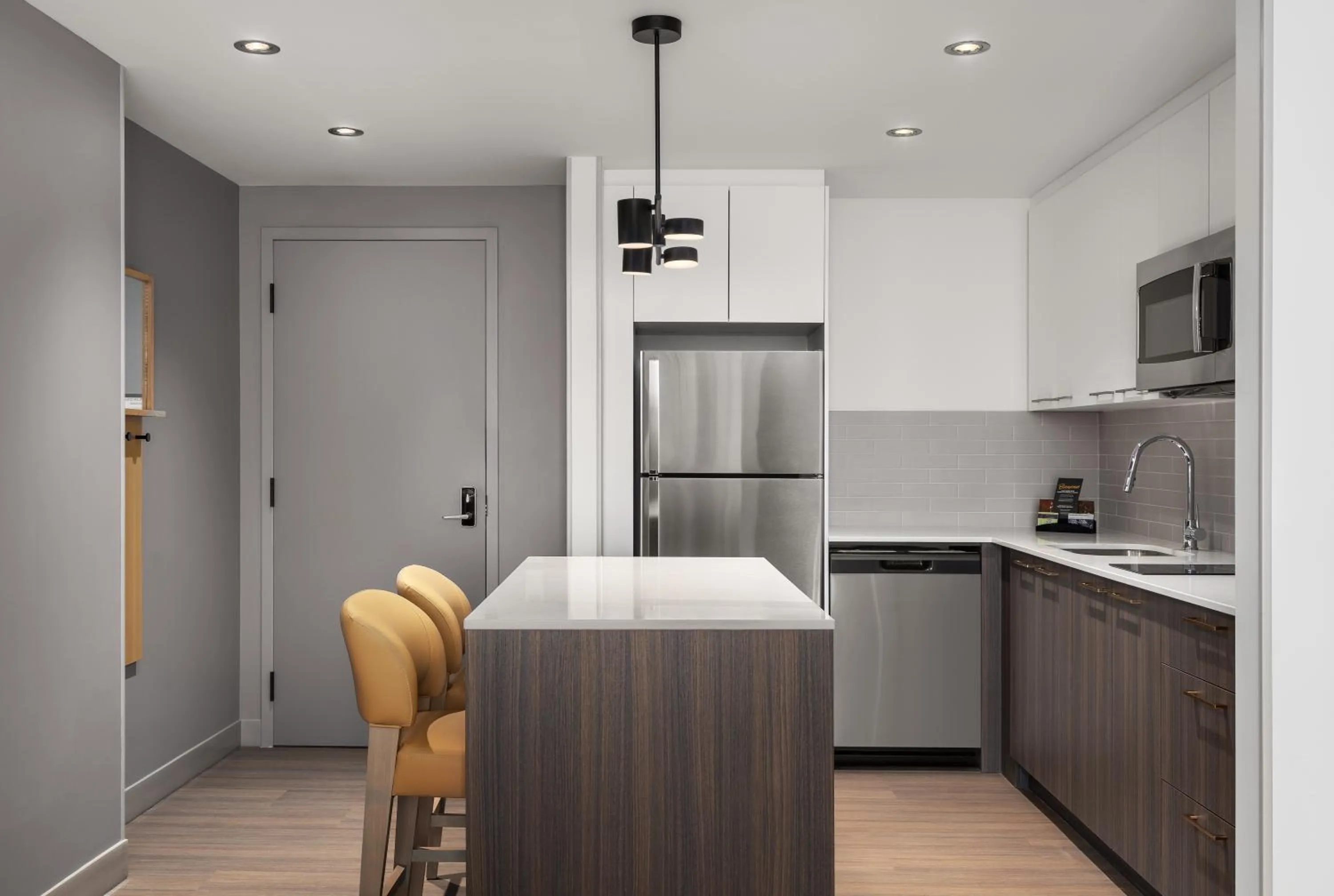 Staybridge Suites Montreal Airport - St-Laurent by IHG