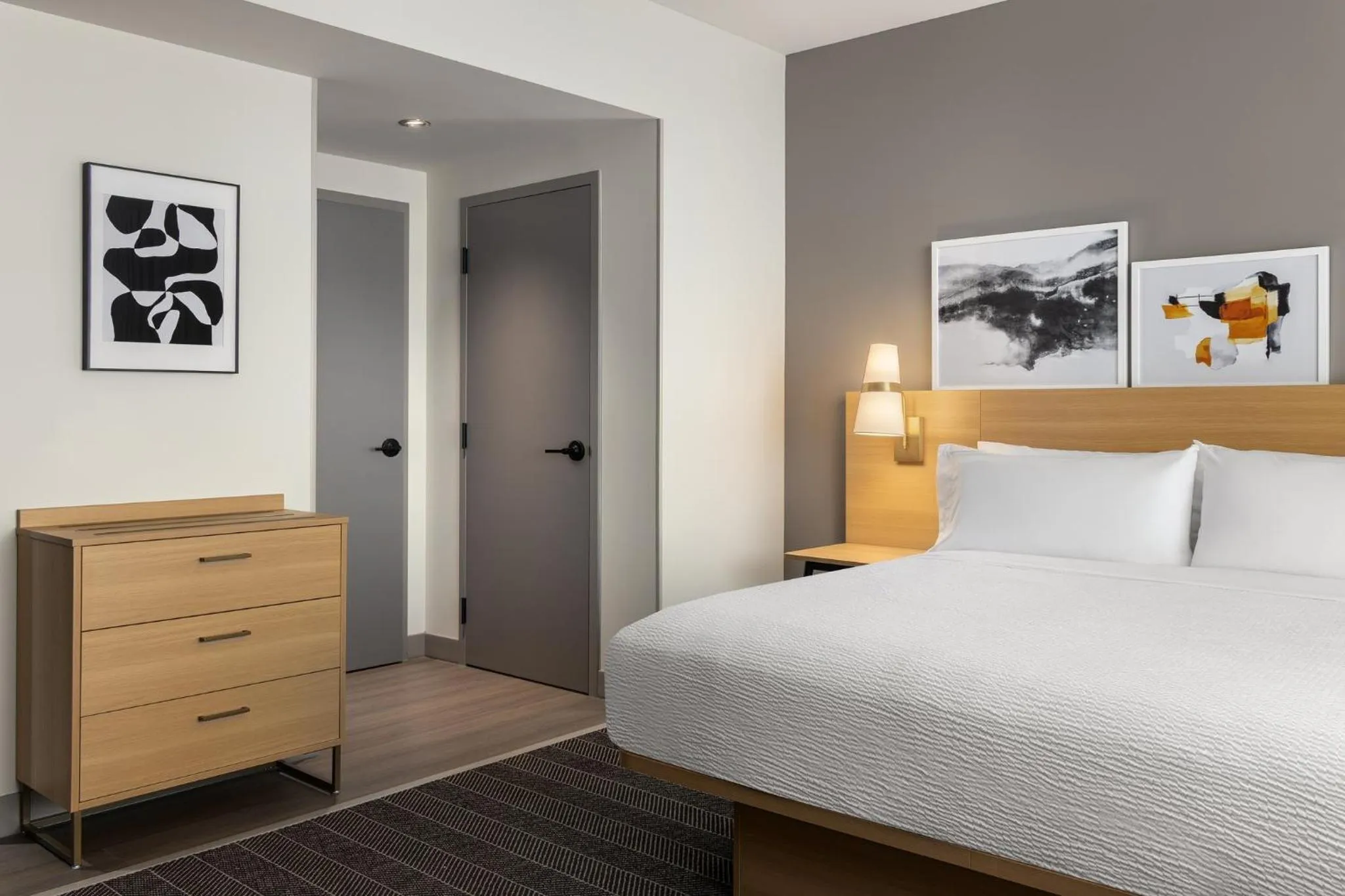 Photo of the whole room, Bed in Staybridge Suites Montreal Airport - St-Laurent by IHG