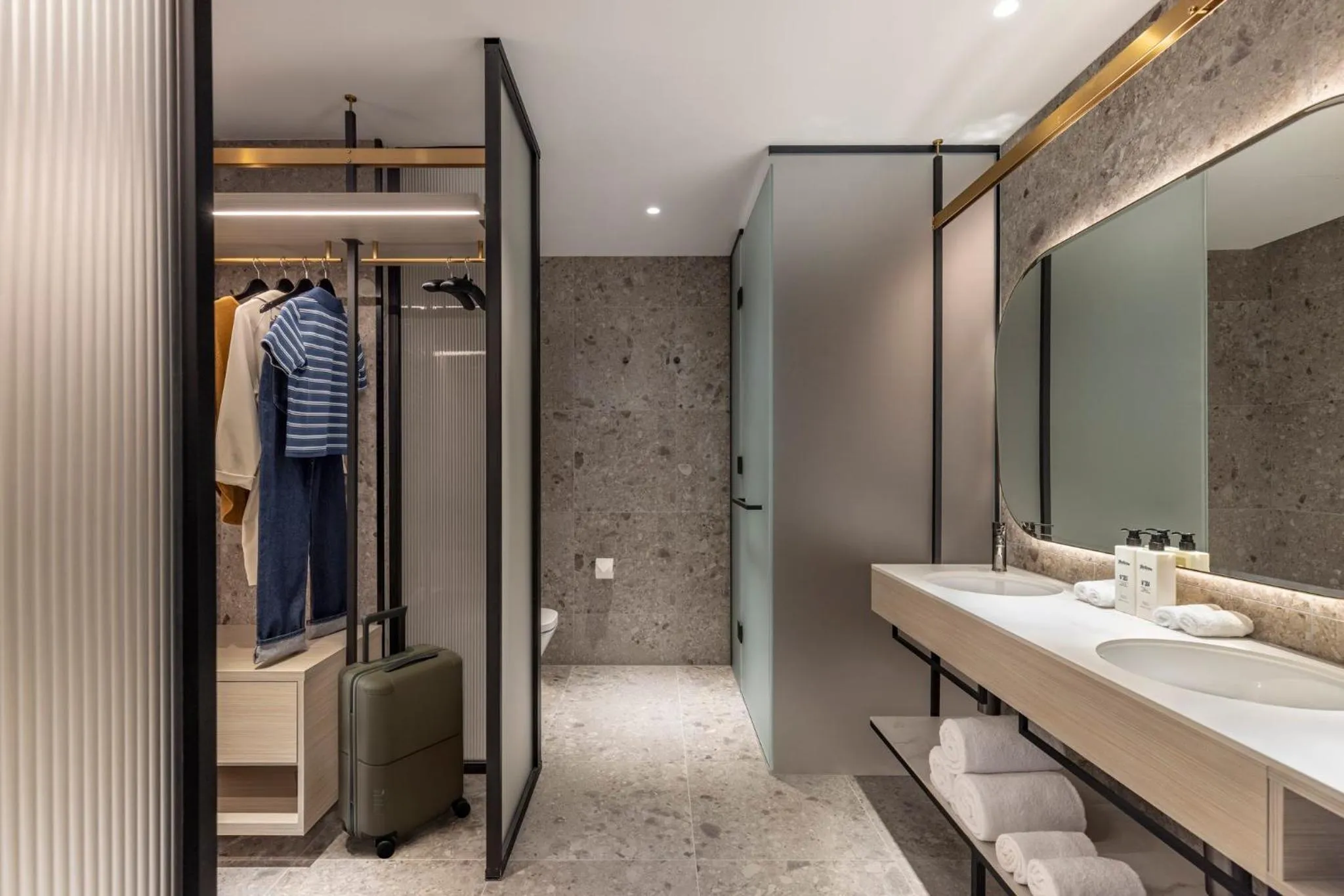 Photo of the whole room in Hotel Indigo Melbourne Little Collins