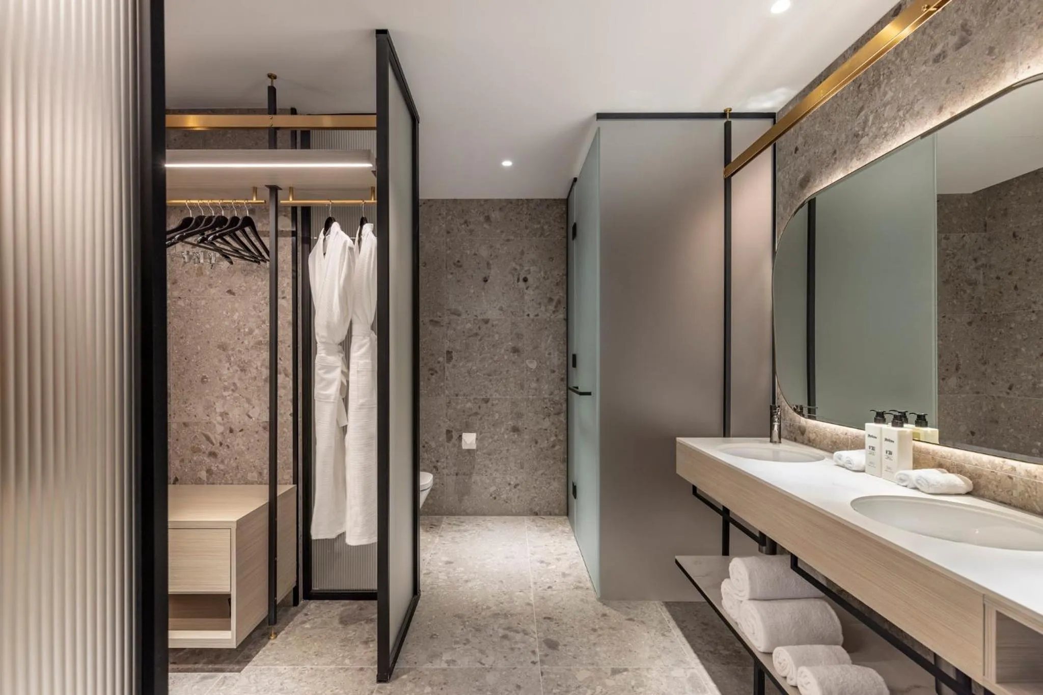 Photo of the whole room in Hotel Indigo Melbourne Little Collins