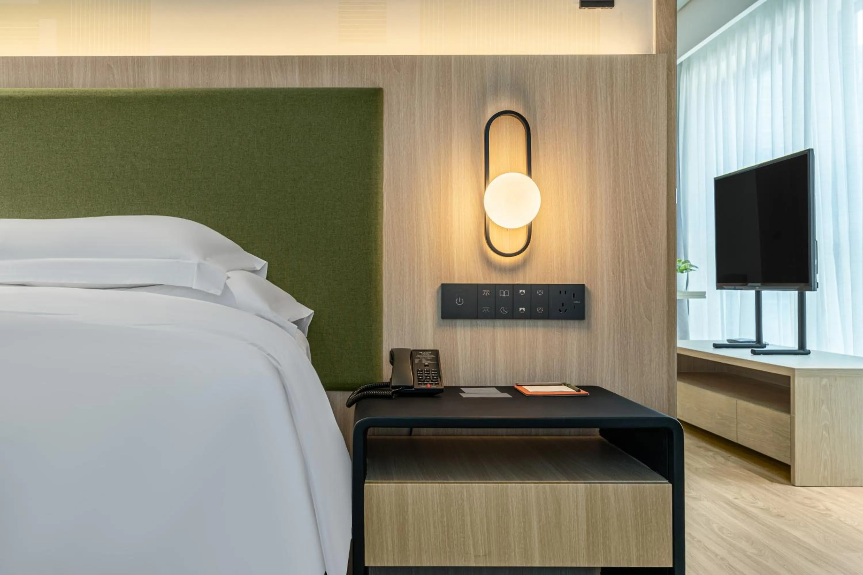 Bed in EVEN Hotel Hangzhou Yintai City by IHG