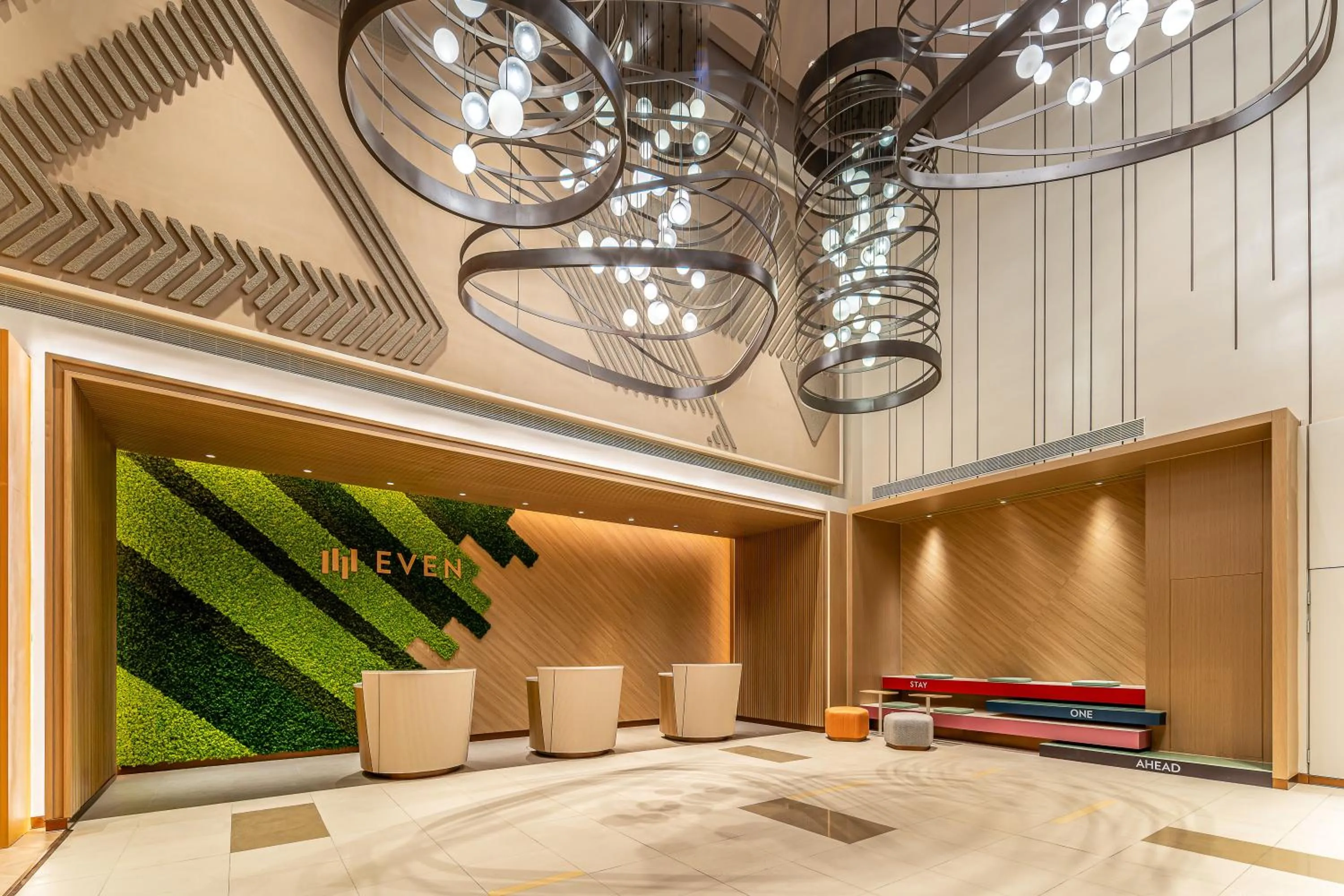 Lobby or reception in EVEN Hotel Hangzhou Yintai City by IHG