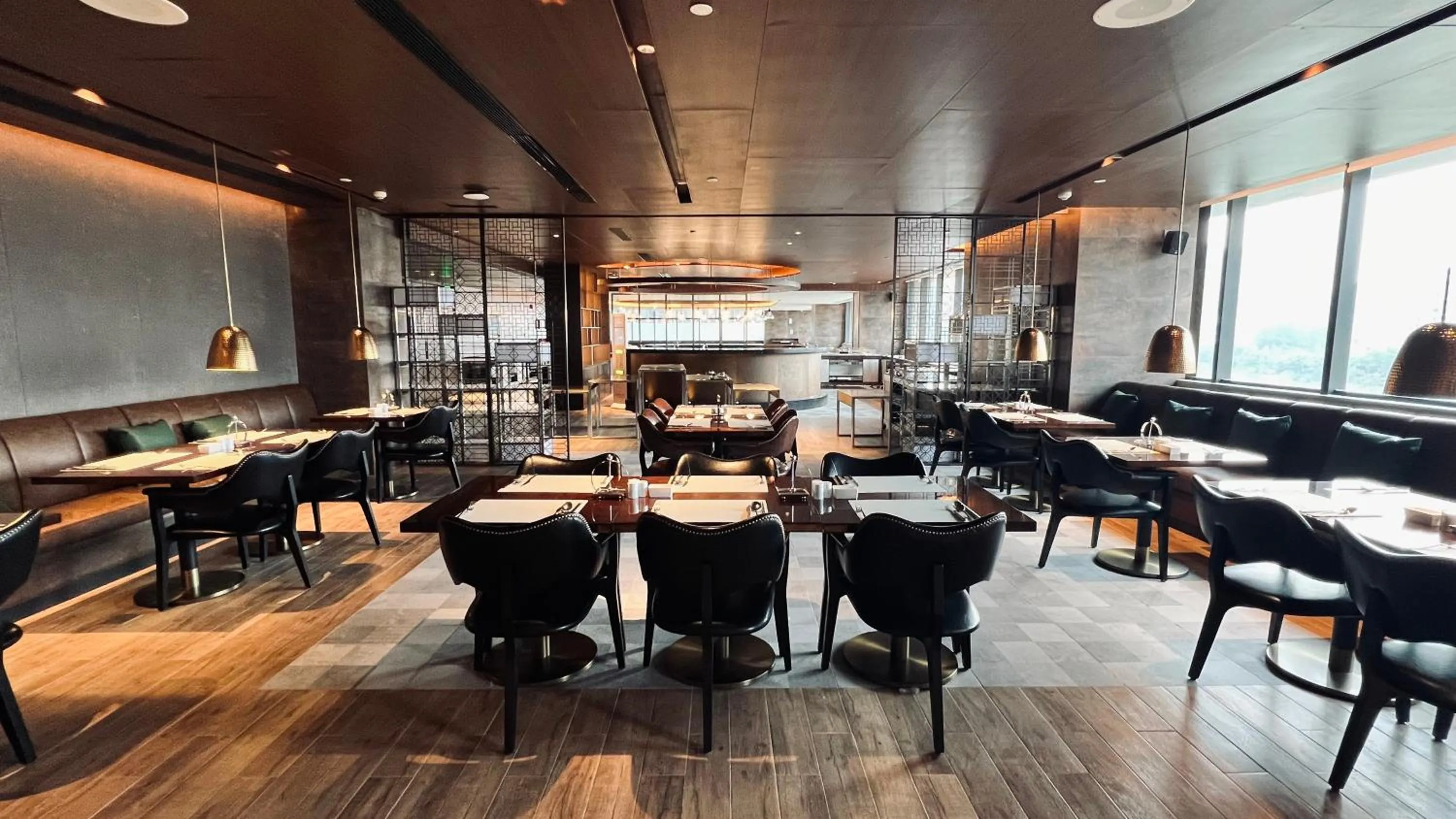 Restaurant/places to eat in InterContinental Hotels Zhengzhou Zhengdong