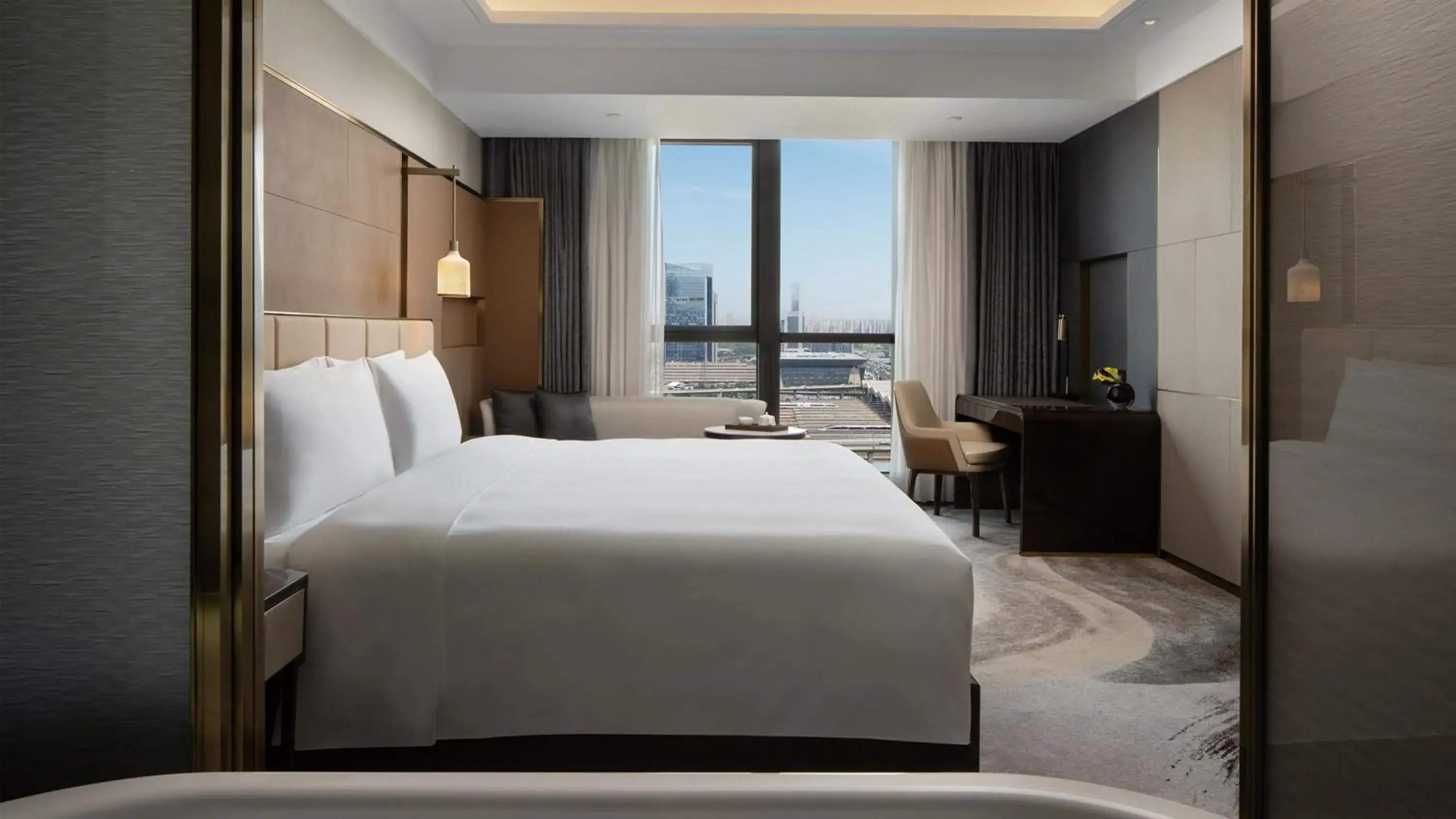 Bedroom, Bed in InterContinental Hotels Zhengzhou Zhengdong Bedroom, Bed in InterContinental Hotels Zhengzhou Zhengdong