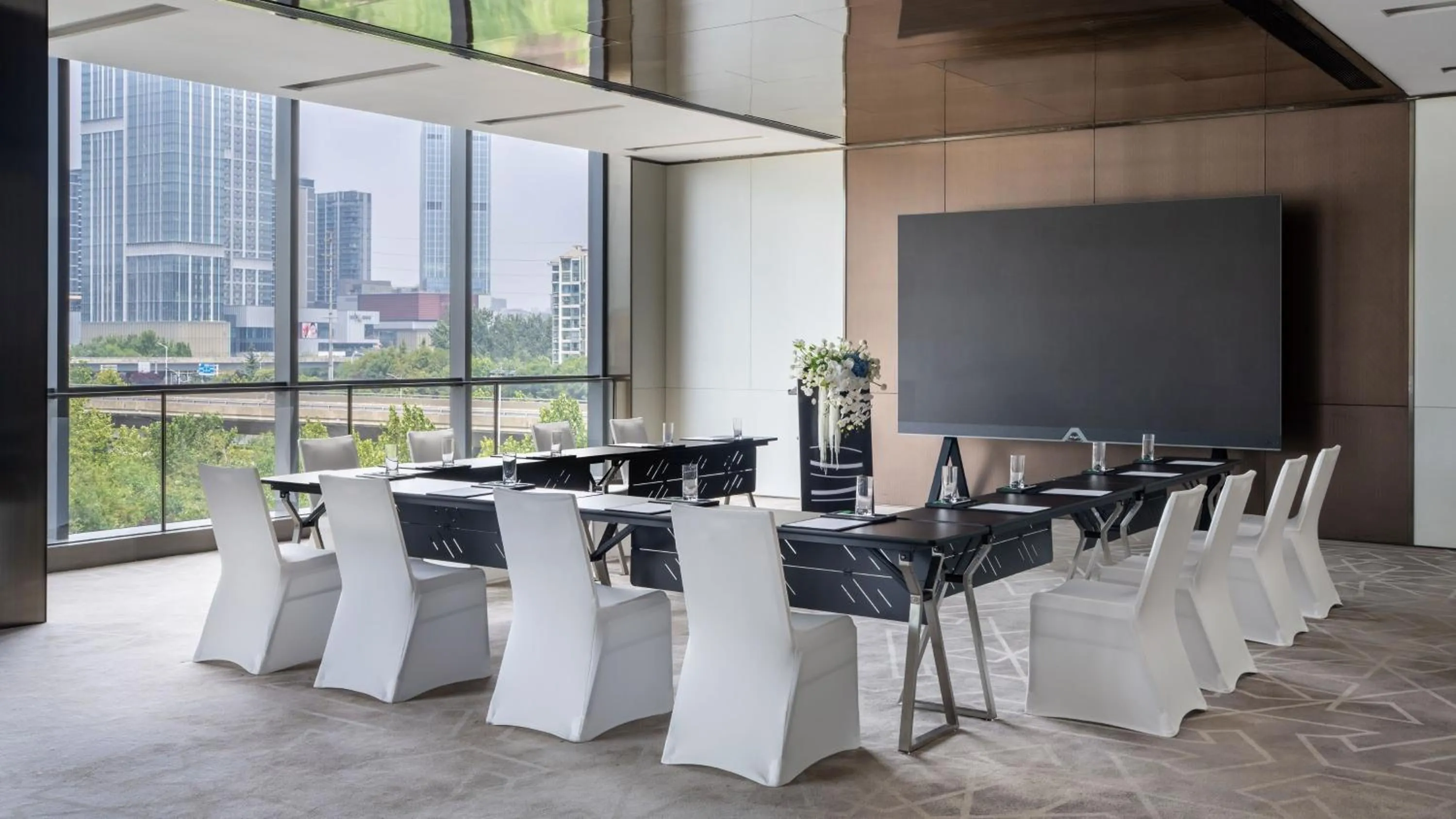 Meeting/conference room in InterContinental Hotels Zhengzhou Zhengdong