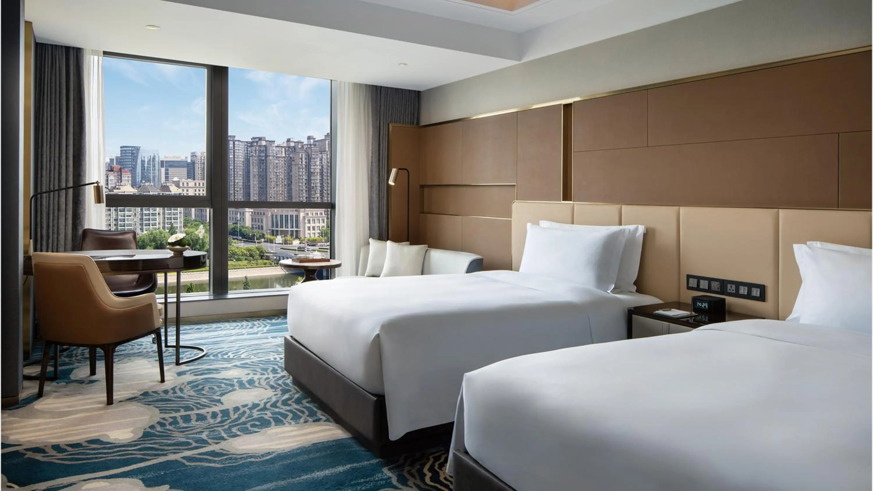 Bedroom, Bed in InterContinental Hotels Zhengzhou Zhengdong