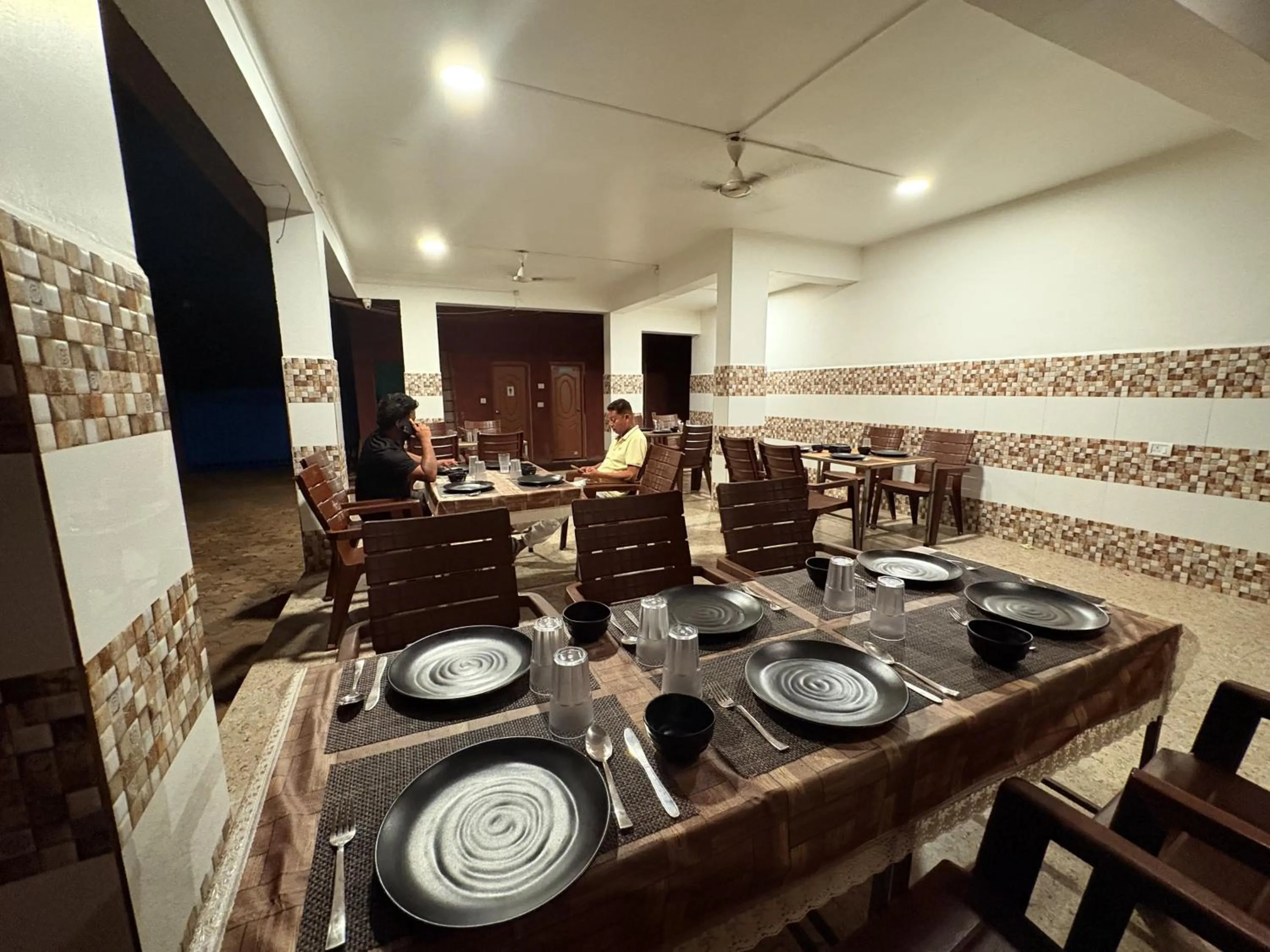 Restaurant/places to eat in Noronha Goaxa Inn